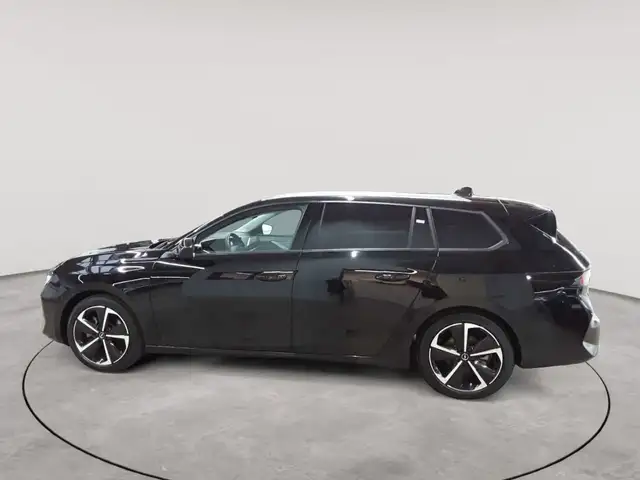 Opel Astra view 6