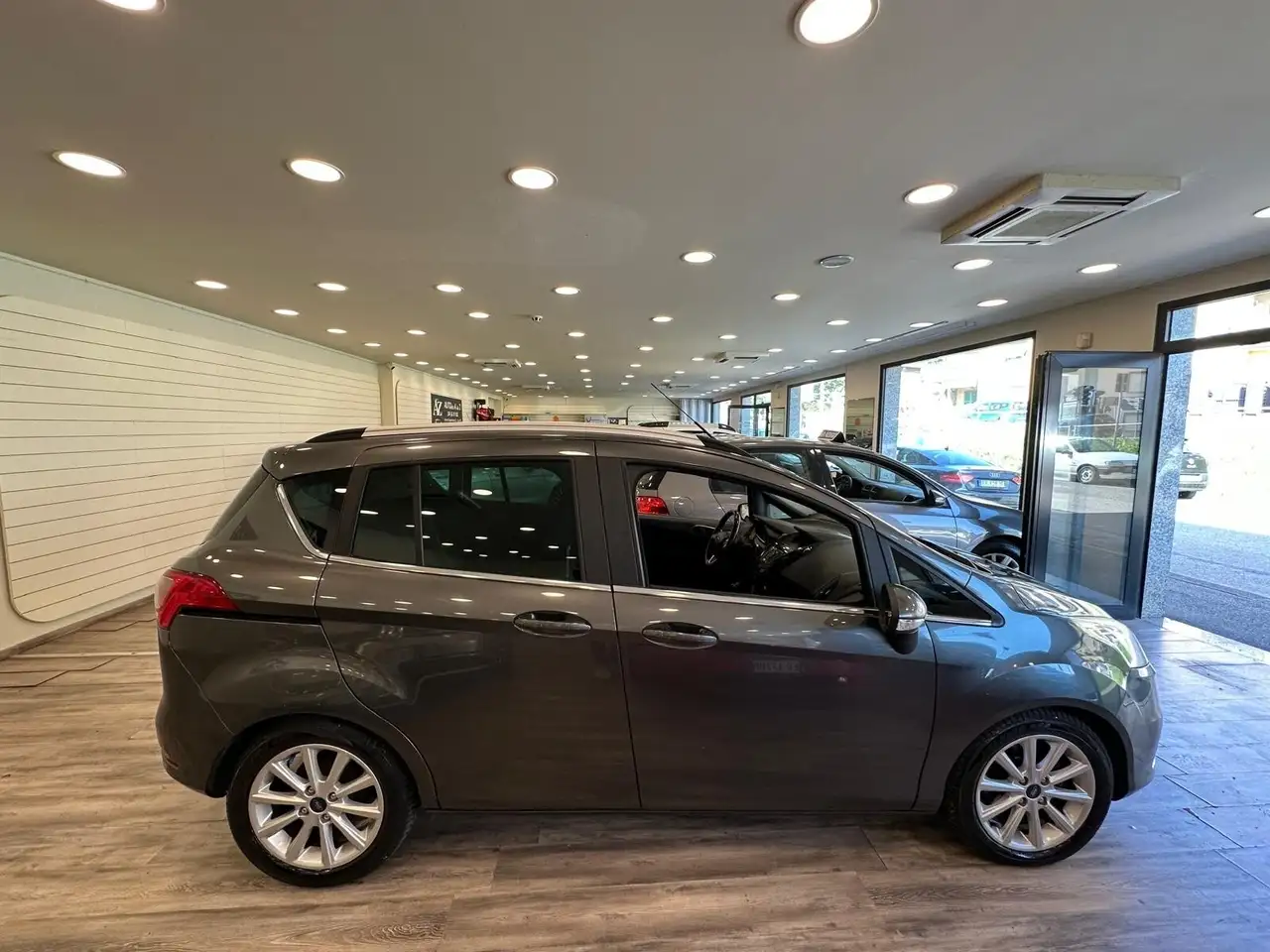2016 Ford B-Max B-Max 1.5 TDCi 95 CV Titanium X, photograph 3