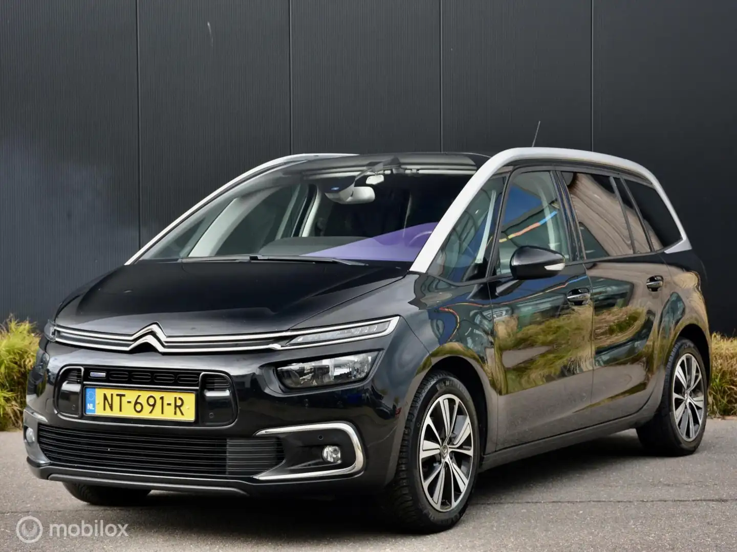 Citroen Grand C4 Picasso 130pk Shine I Pano I Trekhaak I Zwart - 2