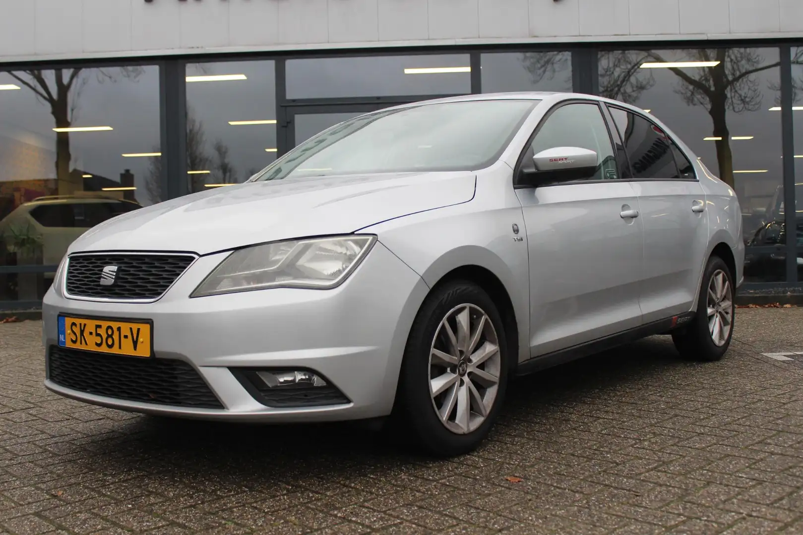SEAT Toledo 1.2 TSI Enjoy Gri - 2