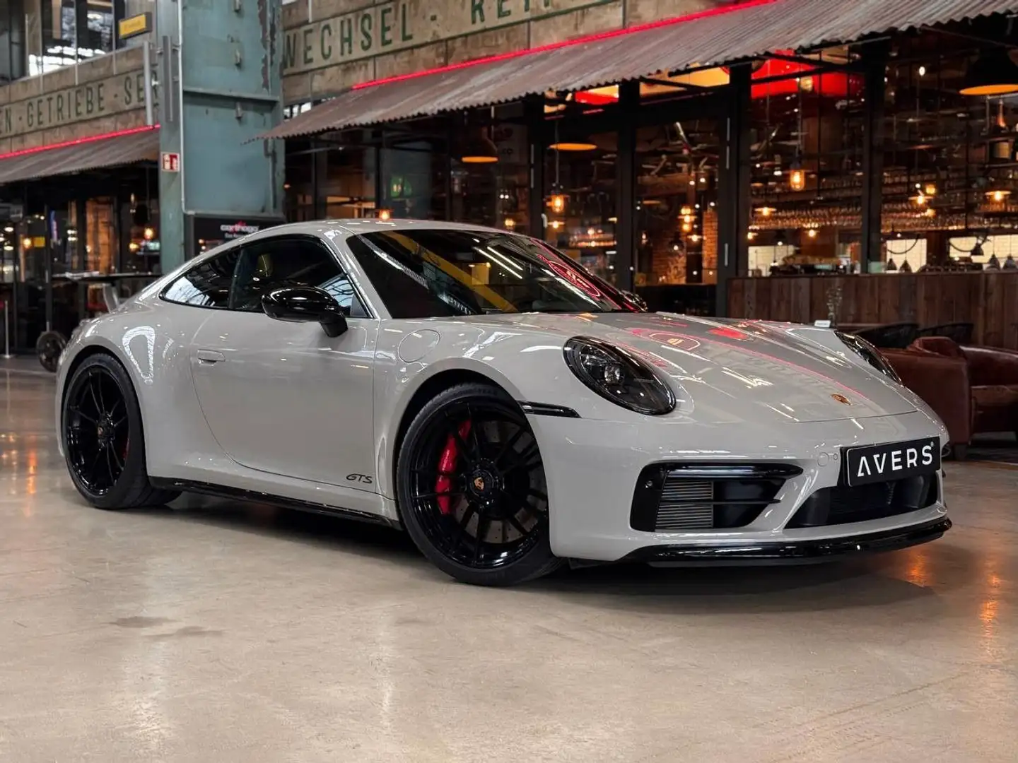 Porsche 992 Carrera 4 GTS Coupe Aero Kit Belüftung Bose Grau - 1