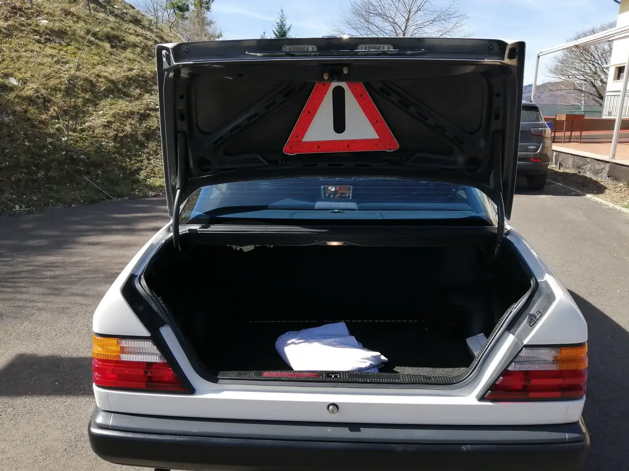 Mercedes-Benz 200 Berlina, foto 9