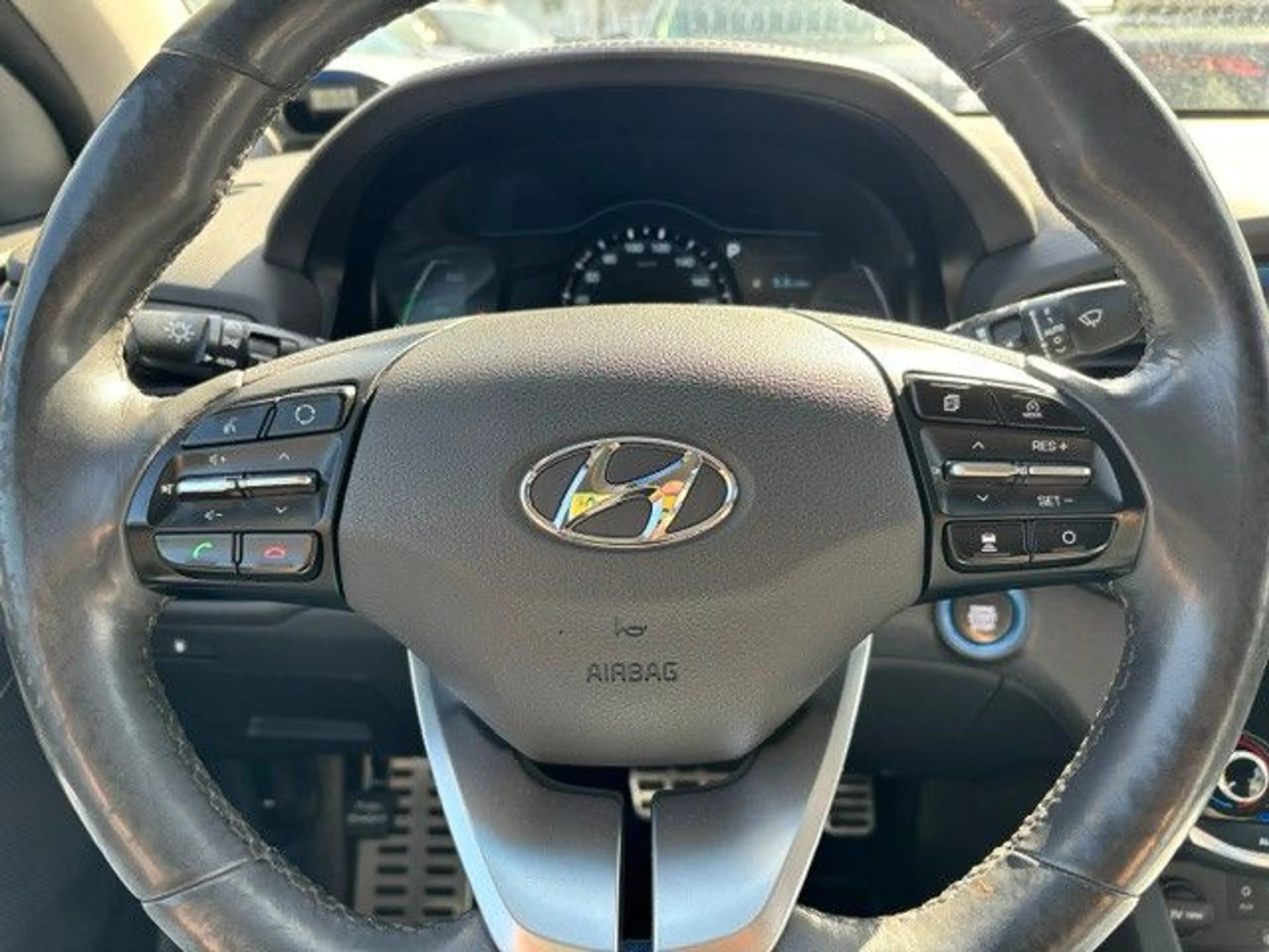 Hyundai IONIQ Ioniq Premium Hybrid Leder Smart Key 2.Hd — photo 13