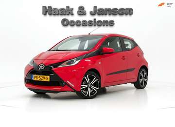 1.0 VVT-i x - Infotainment - Camera - Airco