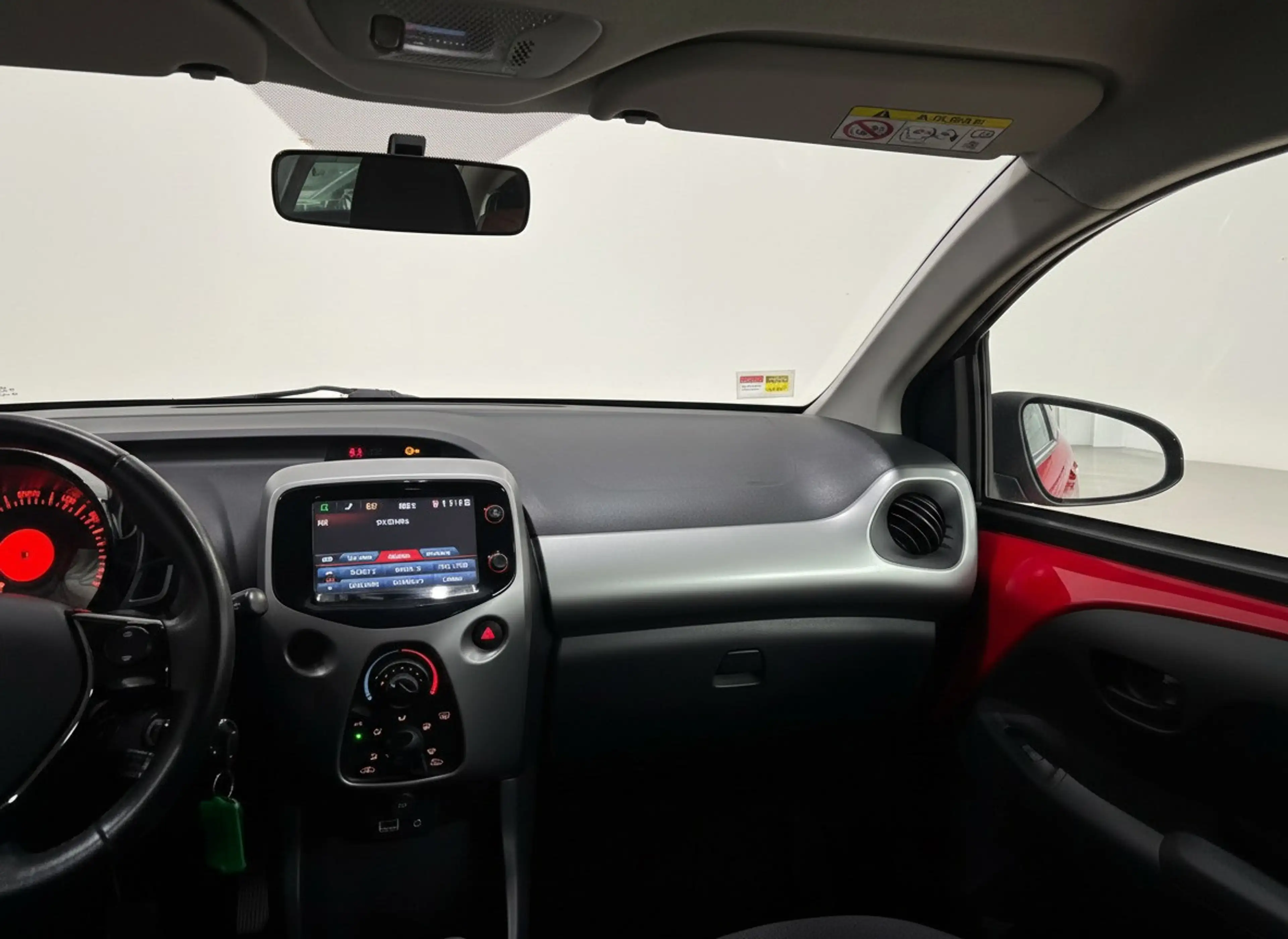 Toyota Aygo 1.0 VVT-i x - Infotainment - Camera - Airco — photo 12