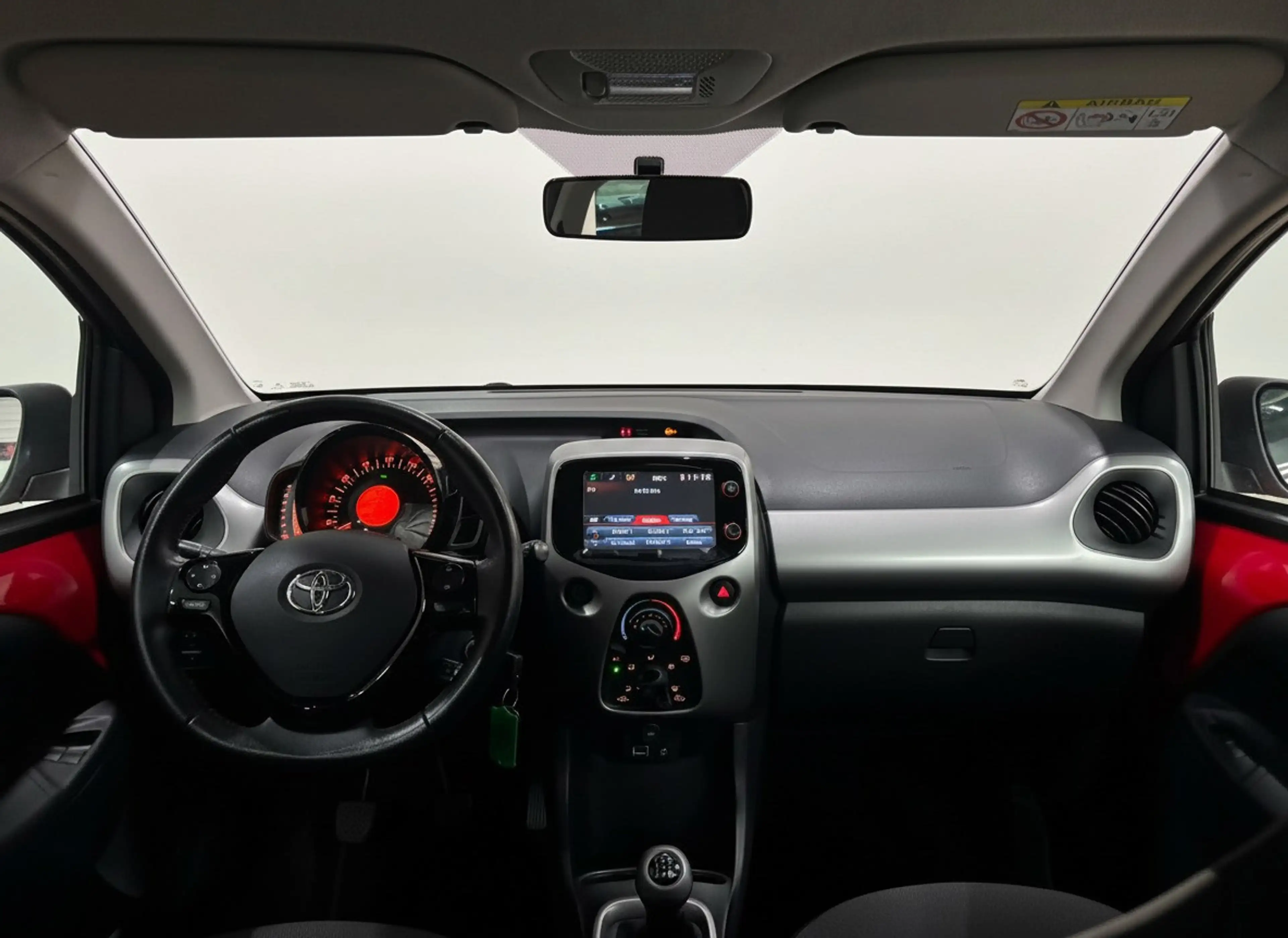 Toyota Aygo 1.0 VVT-i x - Infotainment - Camera - Airco — photo 11