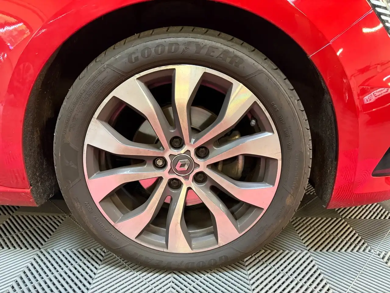 Renault Megane Berline — photo 38