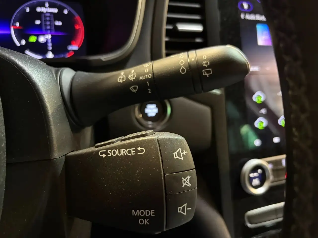 Renault Megane Berline — photo 28