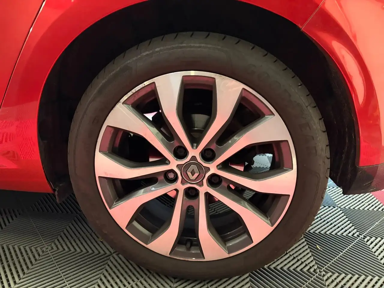 Renault Megane Berline — photo 42