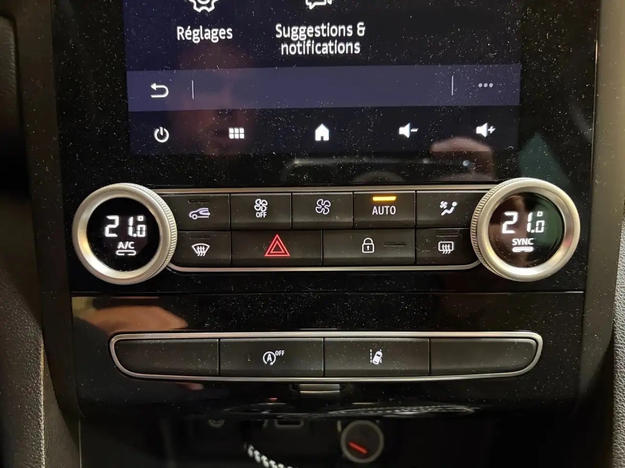 Renault Megane Berline — photo 22
