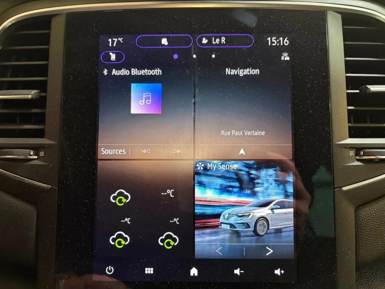 Renault Megane Berline — photo 16