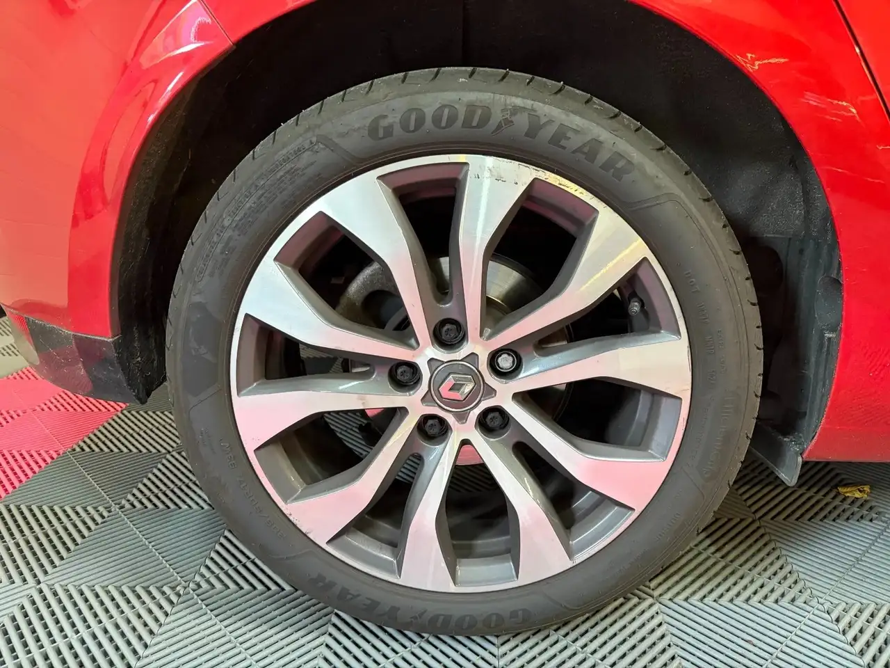 Renault Megane Berline — photo 36