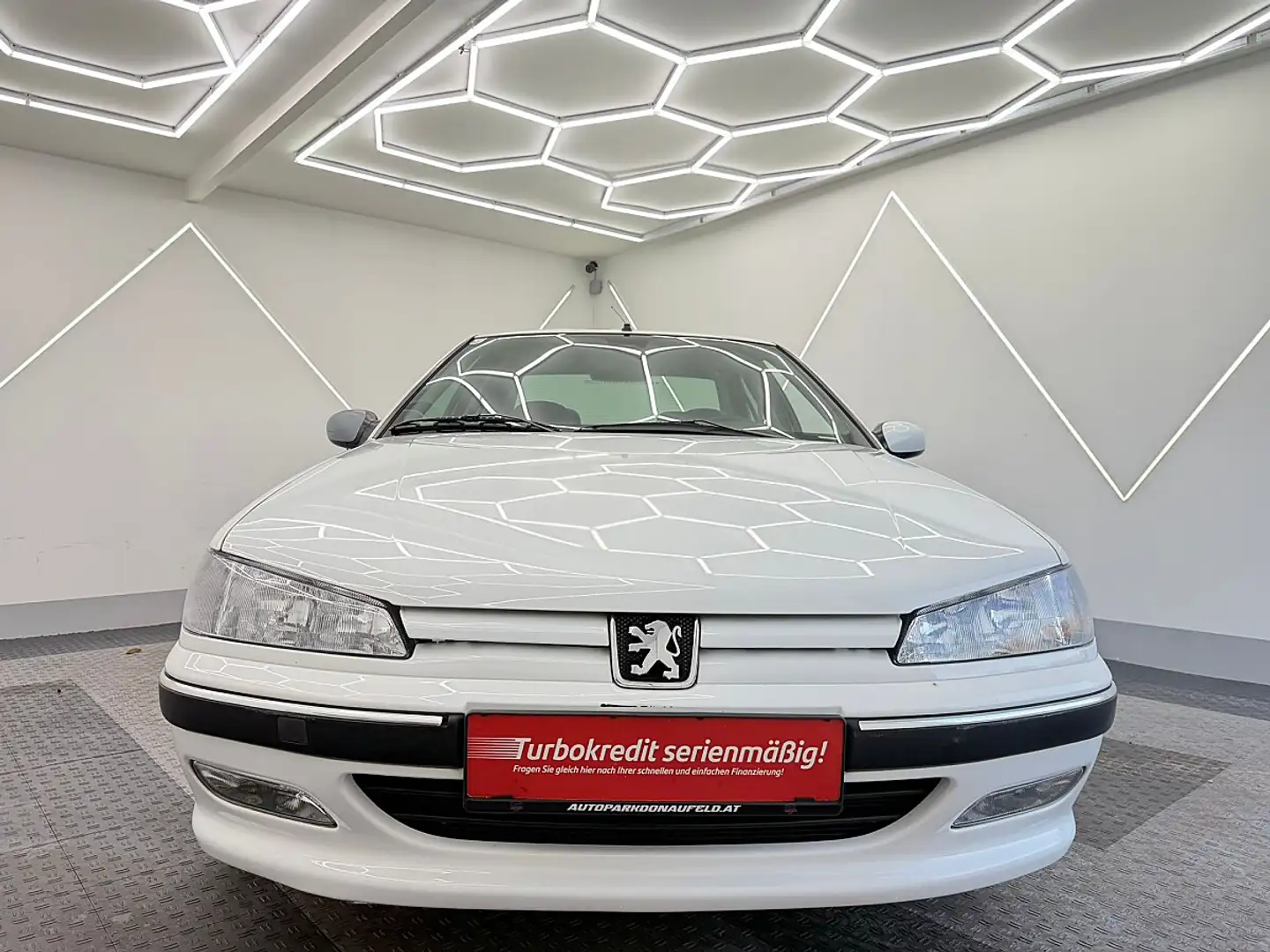 Peugeot 406 2,0 SV Aut./2-Besitz/Wenig Km/Automatik Weiß - 2