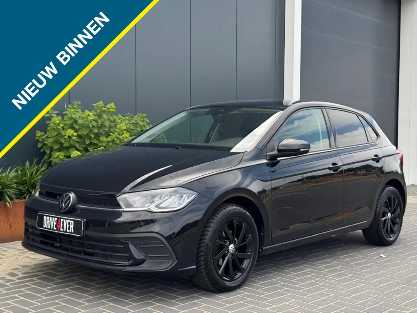 Volkswagen Polo 1.0 TSI Life Bns Aut 2023 NAVI CLIMATE PDC SPORTVE Zwart - 1