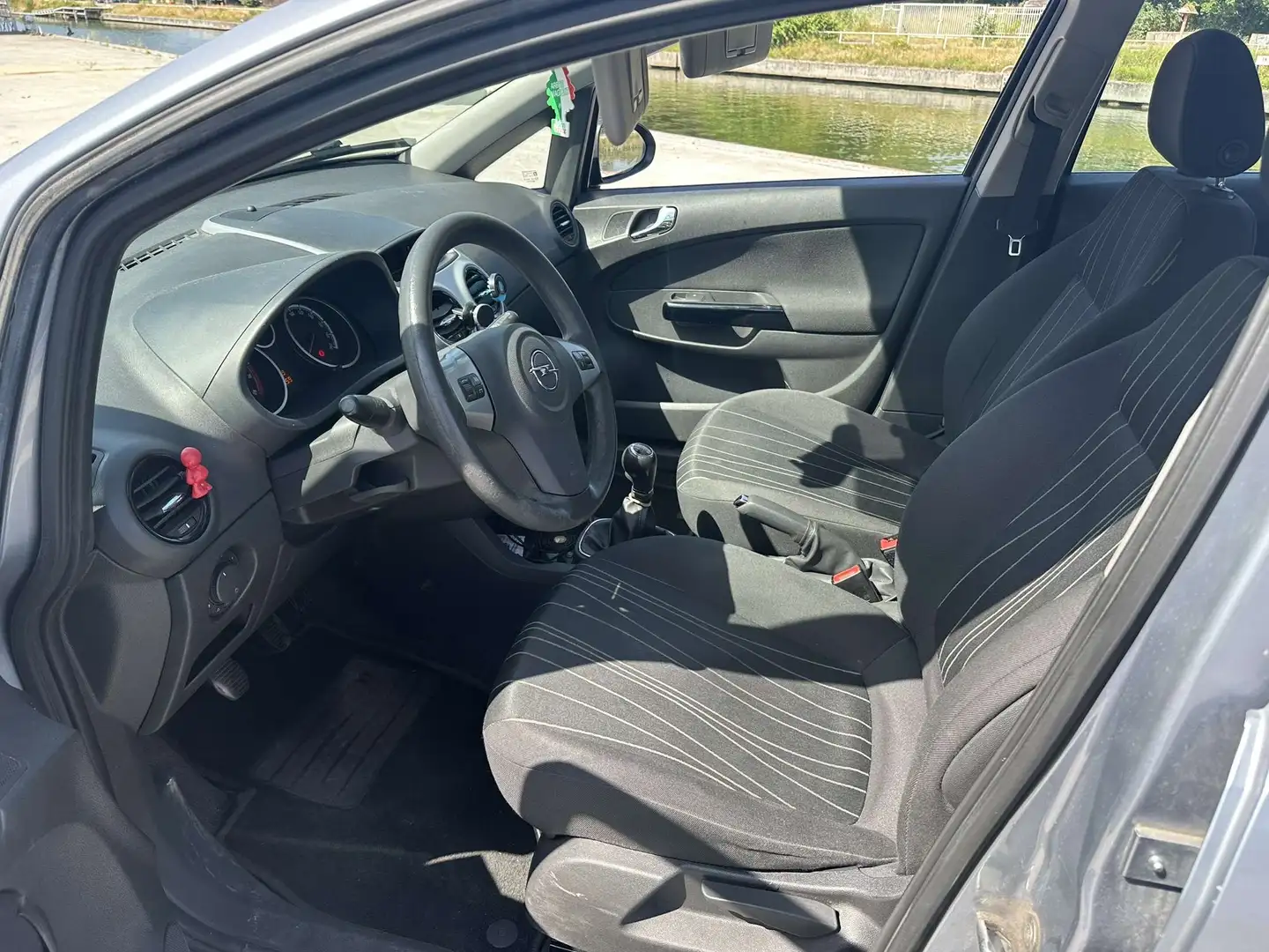Opel Corsa 1.2Twinport Fashion - 2