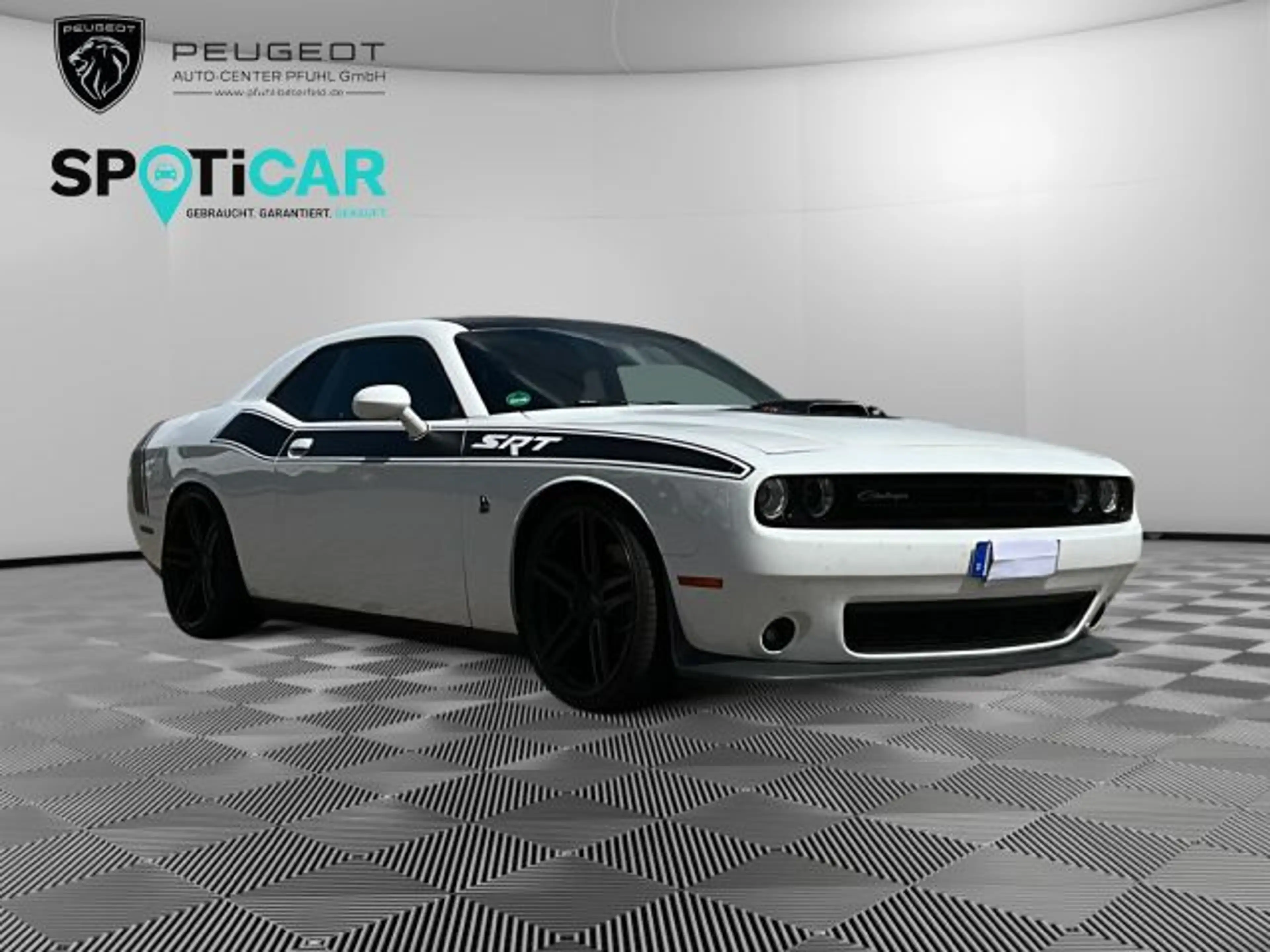 Dodge Challenger Automatik 392 Hemi Scat Pack Shaker — photo 4