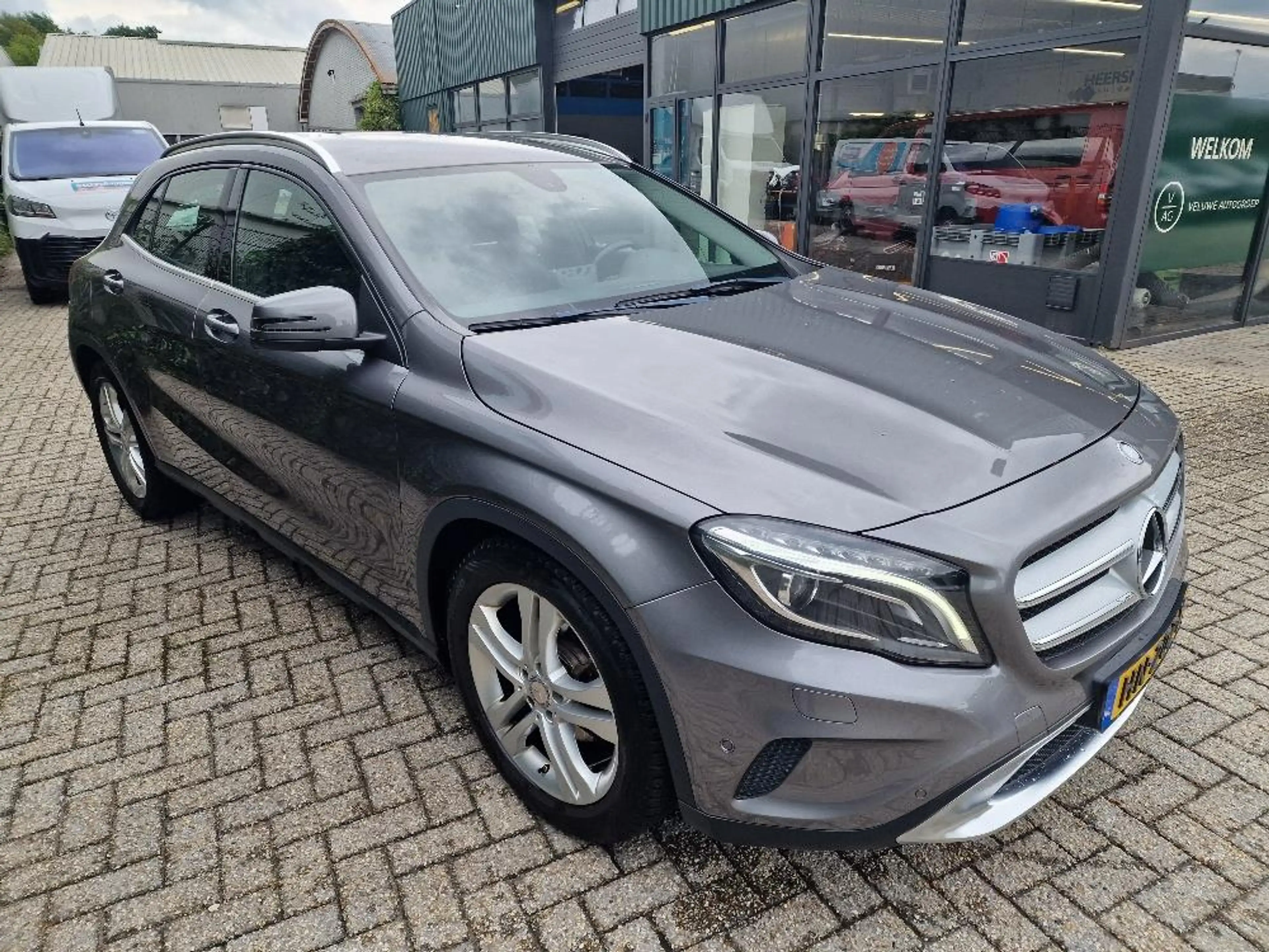 Mercedes-Benz GLA 180 Urban — photo 6