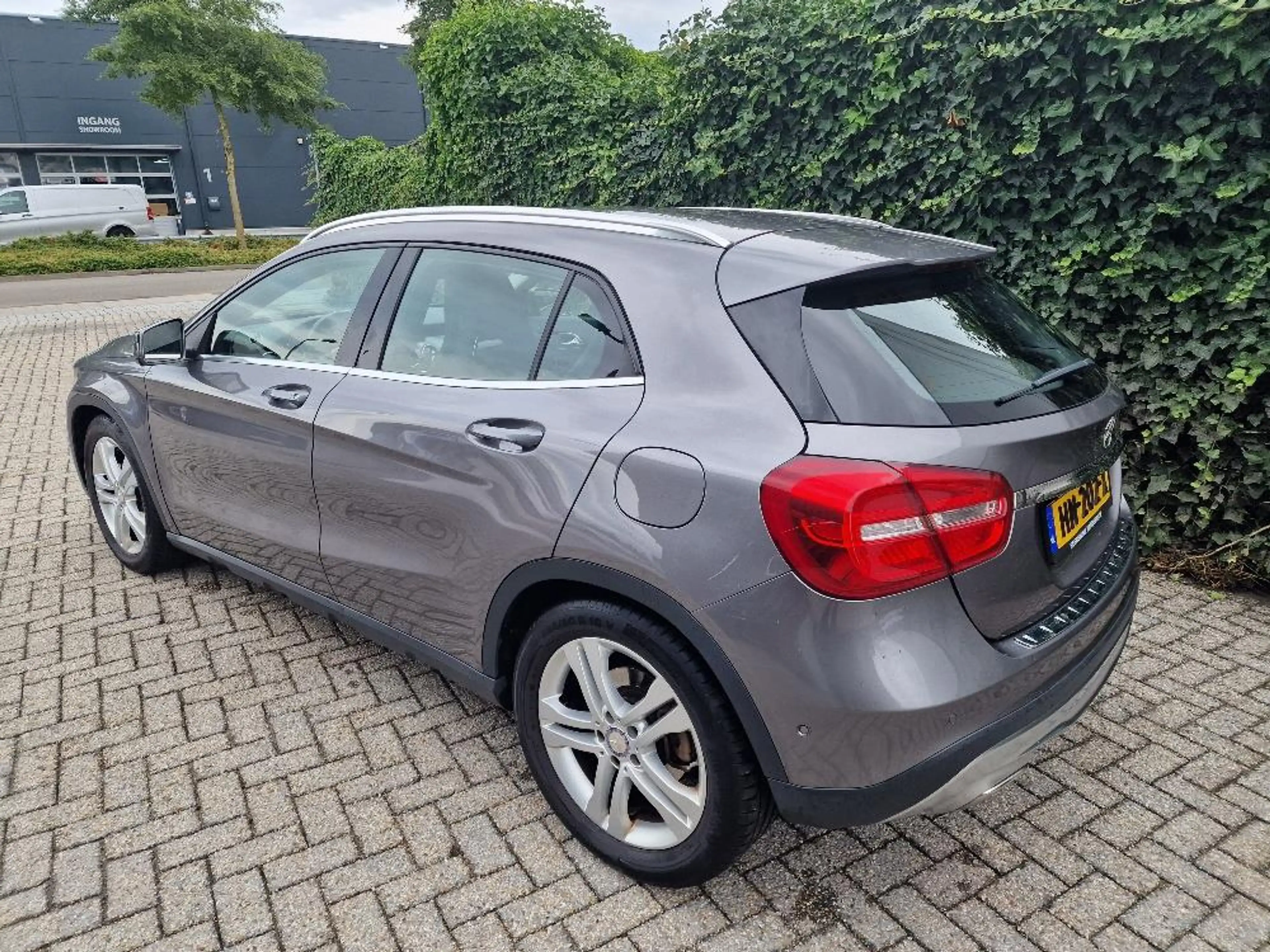 Mercedes-Benz GLA 180 Urban — photo 3