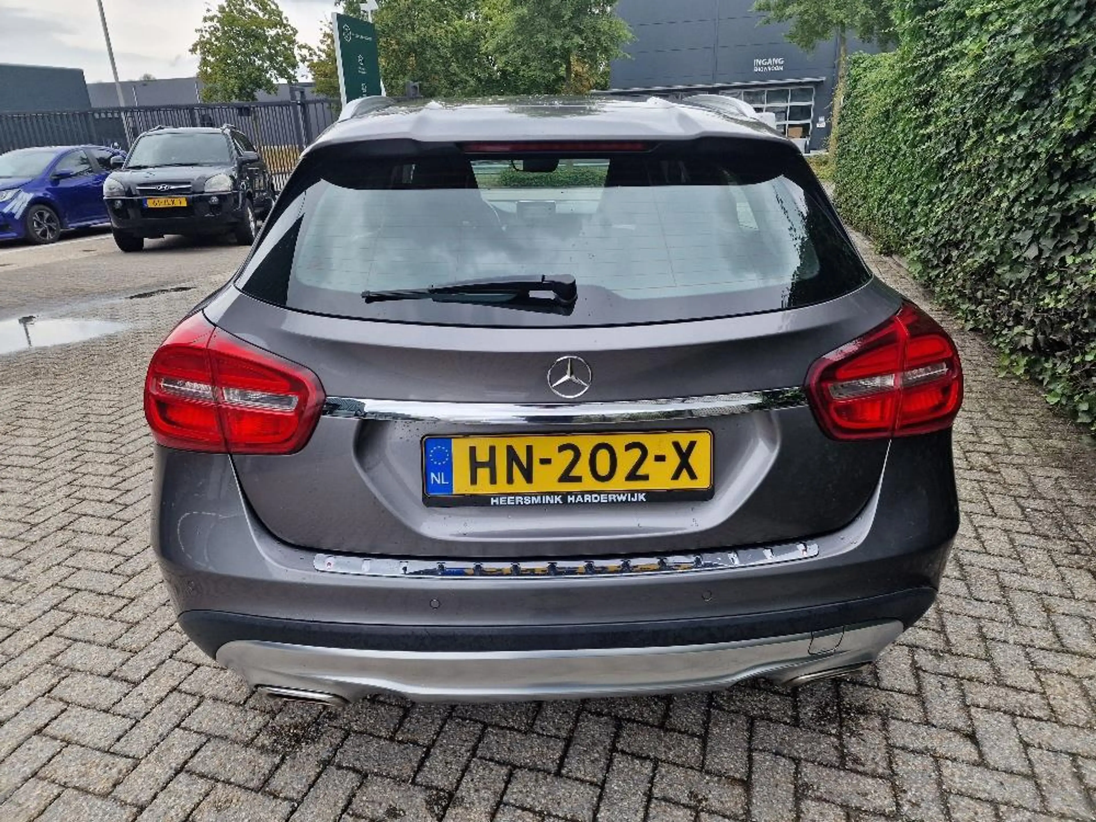 Mercedes-Benz GLA 180 Urban — photo 4