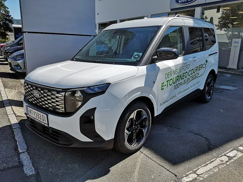 FORD Tourneo