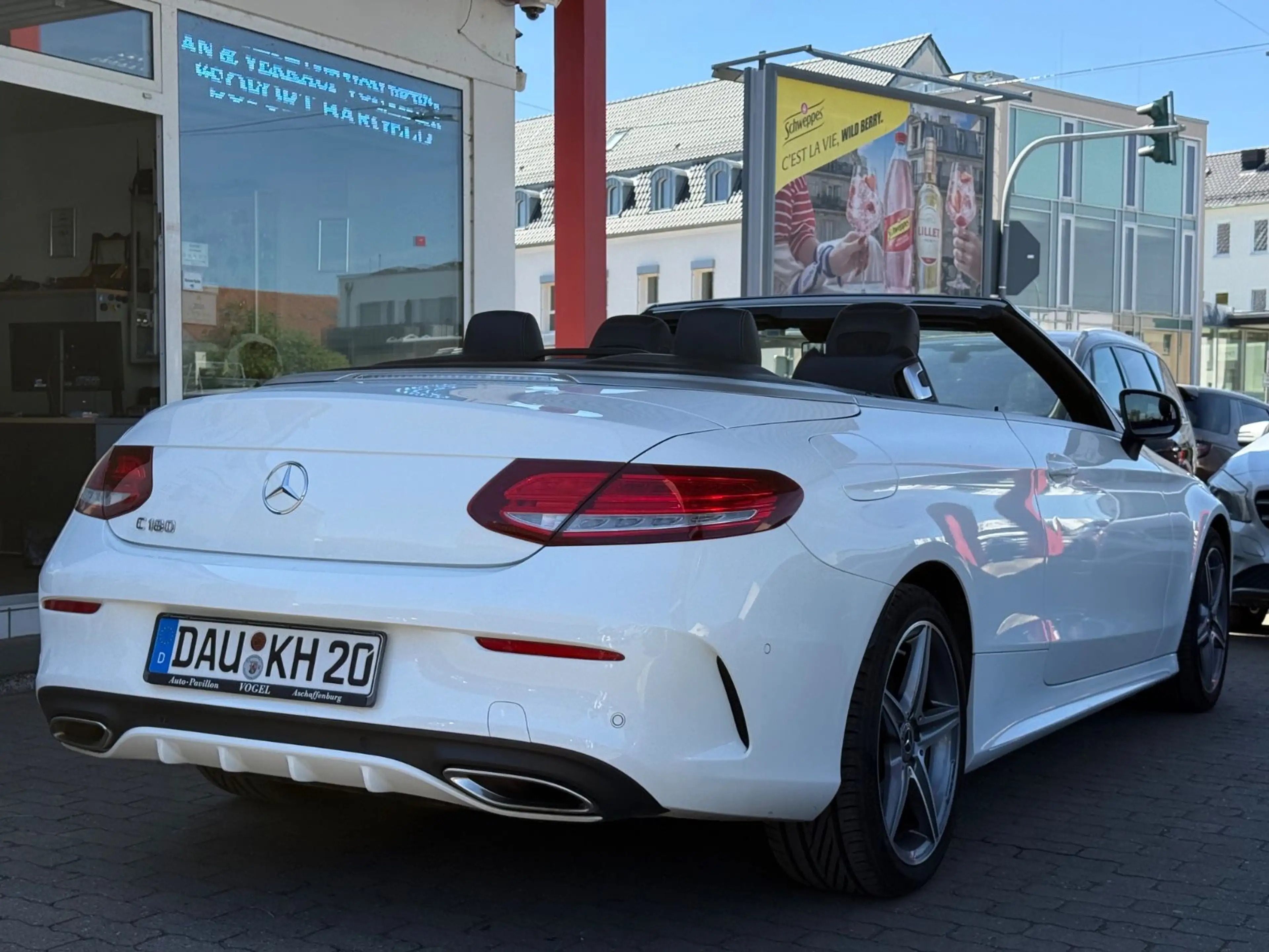 Mercedes-Benz C 180 Cabrio AMG PAKET/F1/ SCHECKHEFT GEPFLEGT — photo 4
