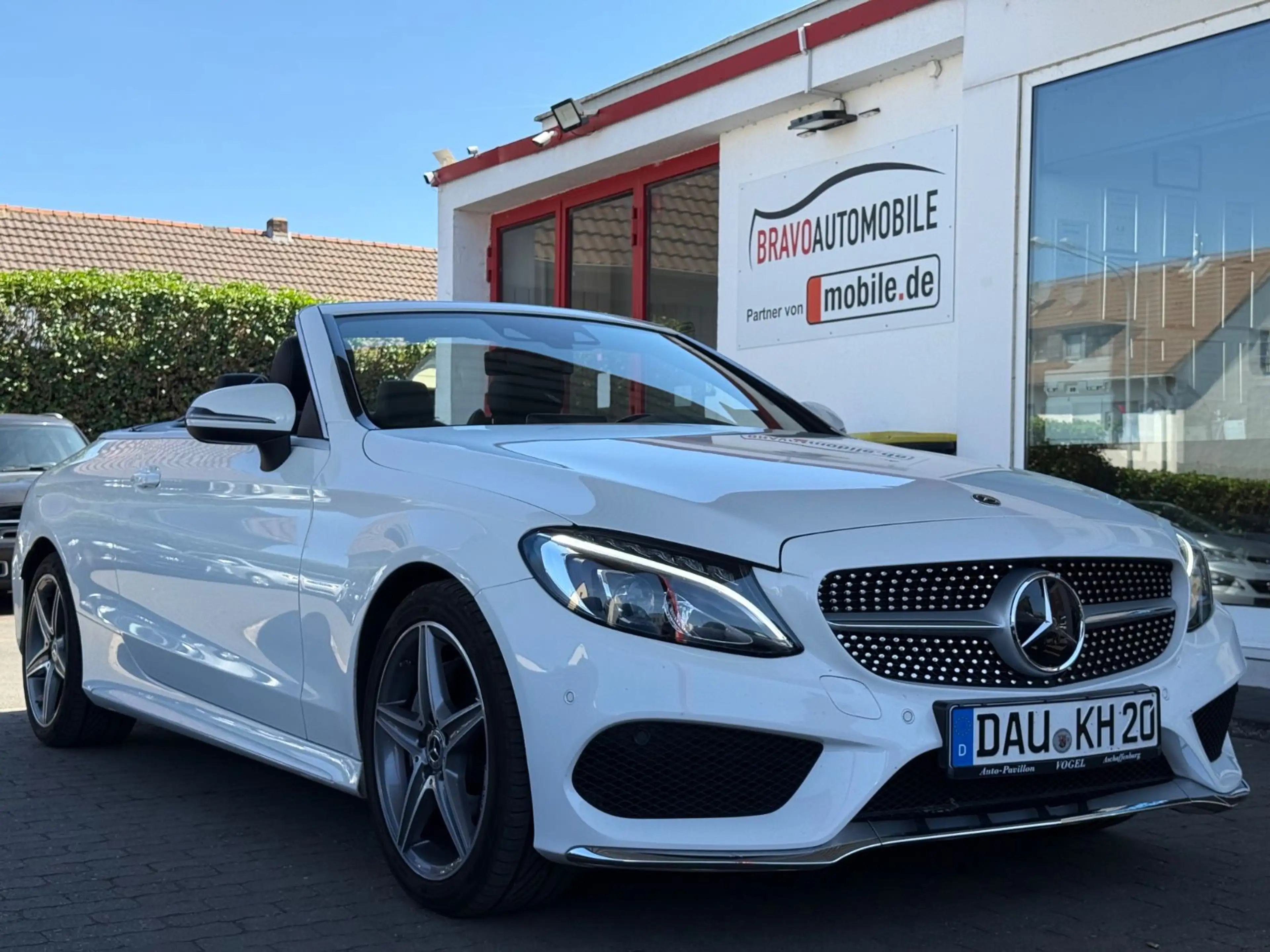 Mercedes-Benz C 180 Cabrio AMG PAKET/F1/ SCHECKHEFT GEPFLEGT