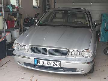XJ8 4.2 Executive,1.Hand,modifiziertes Modell 2006