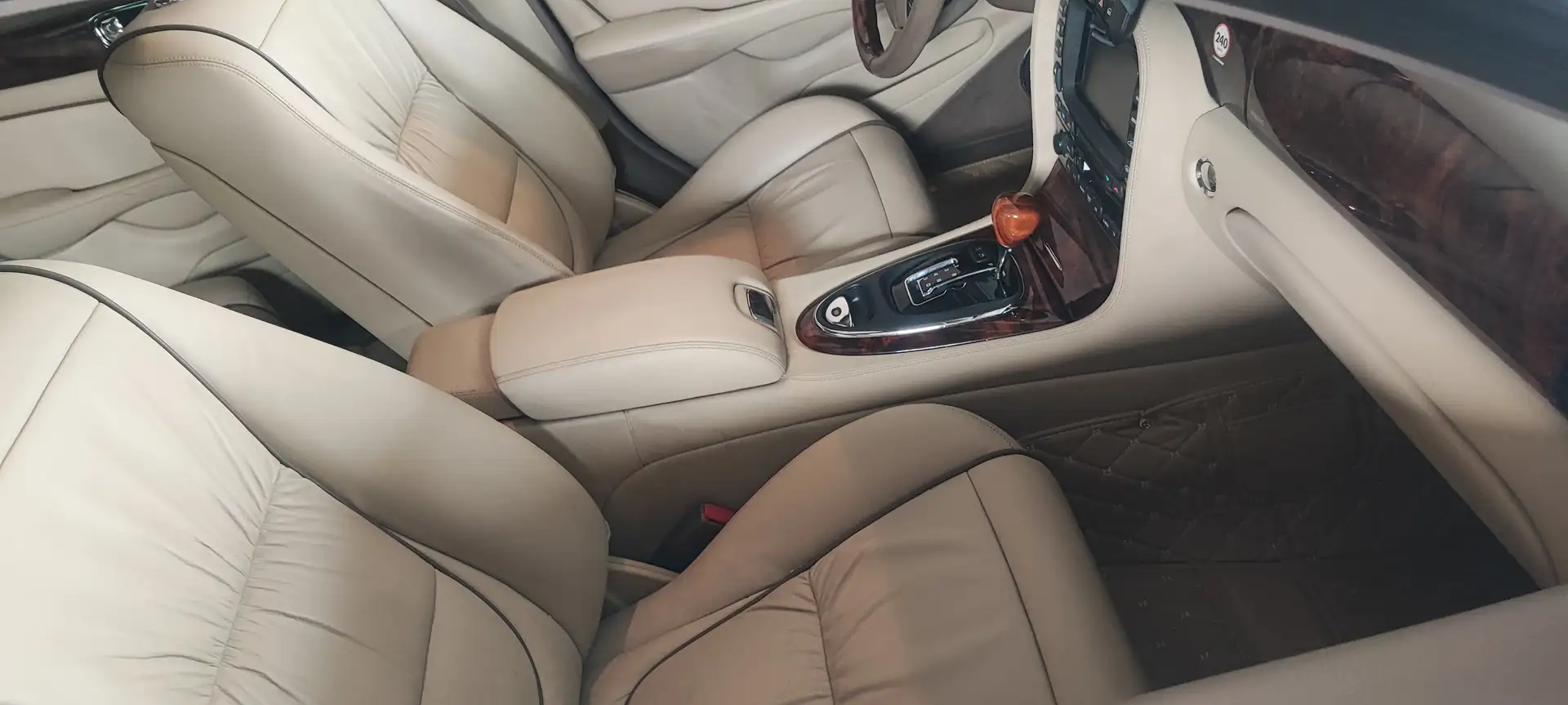 Jaguar XJ8 XJ8 4.2 Executive,1.Hand,modifiziertes Modell 2006 Grau - 2