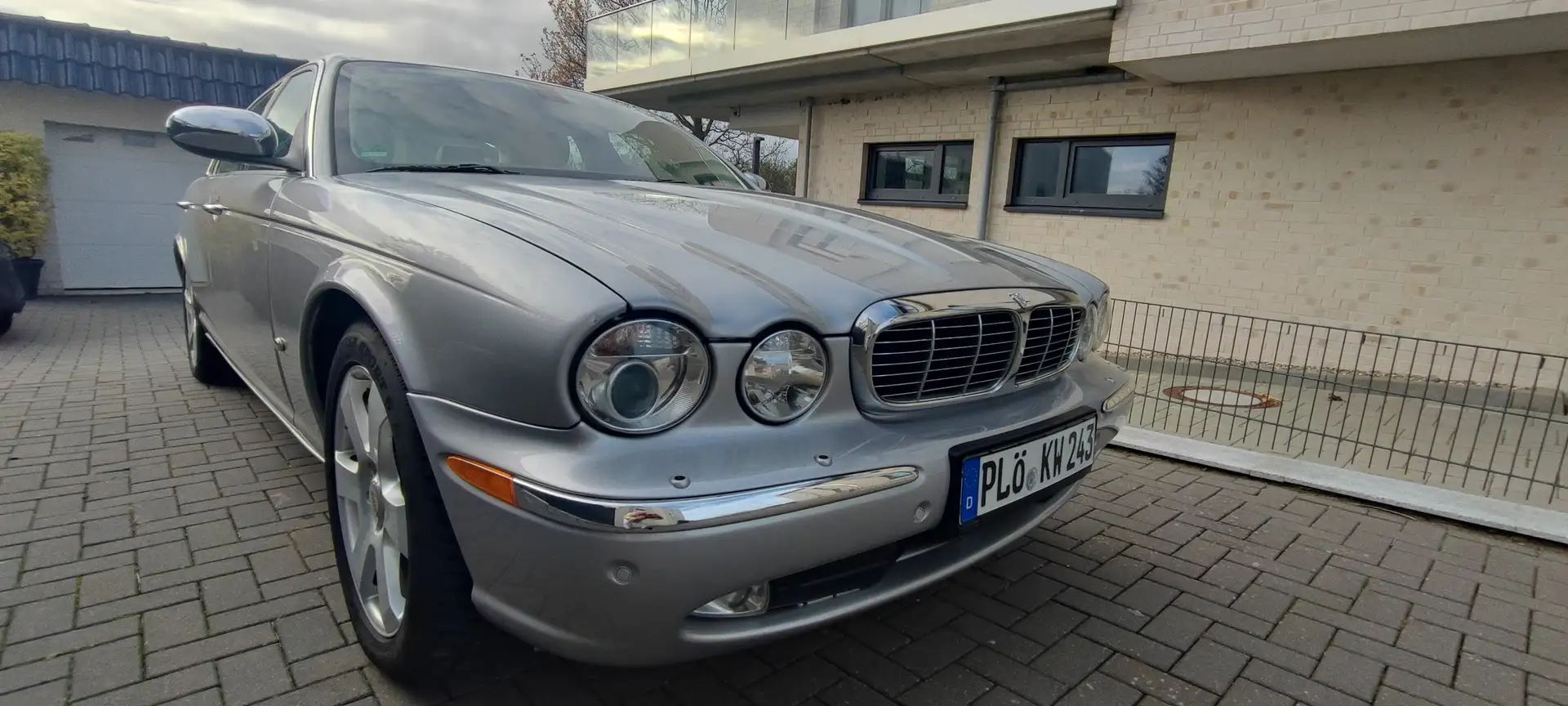 Jaguar XJ8 XJ8 4.2 Executive,1.Hand,modifiziertes Modell 2006 Grau - 1