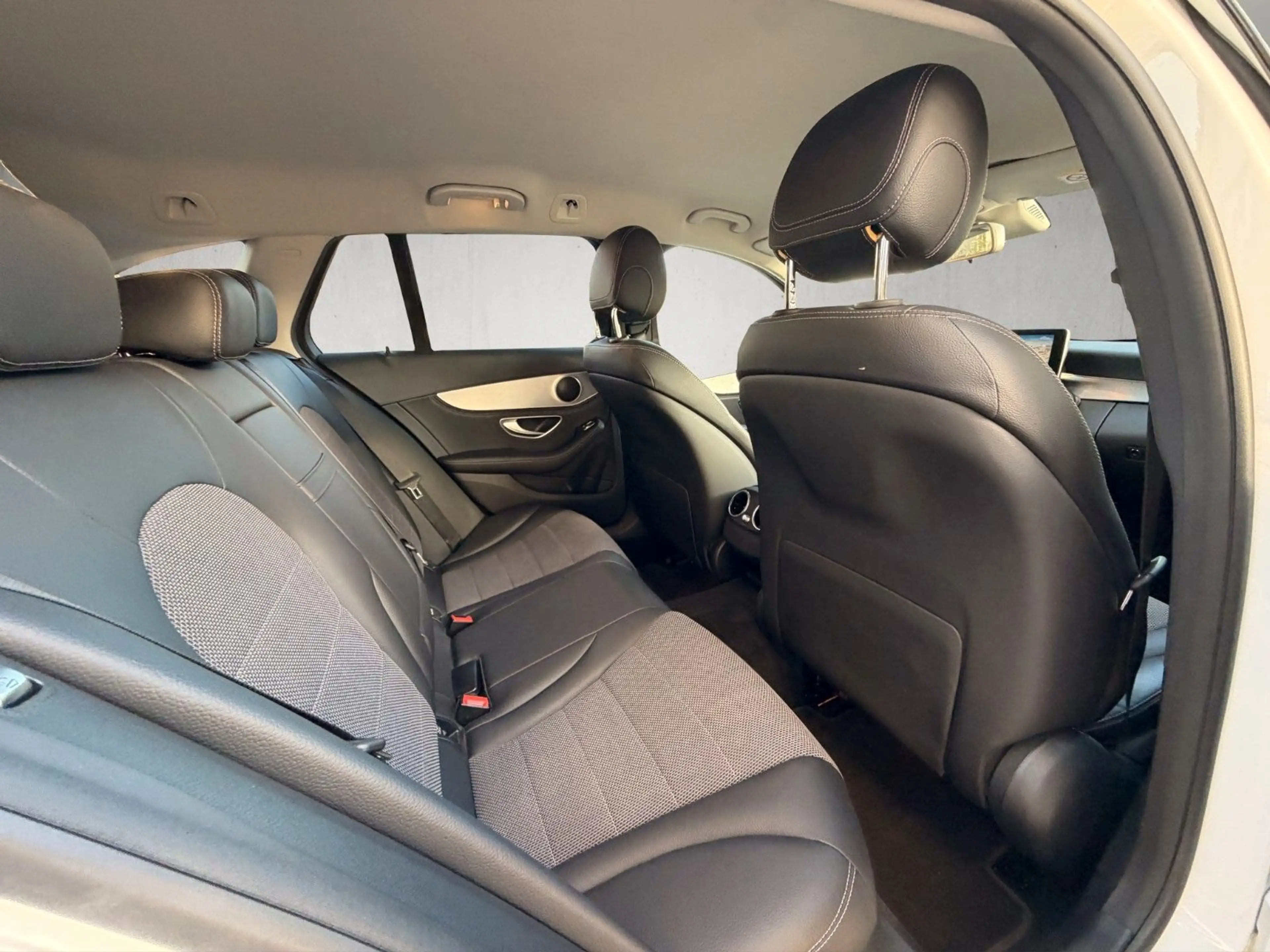 Mercedes-Benz C 220 d T-Model*Avantgarde *Leder* COMAND*ILS LED — photo 9