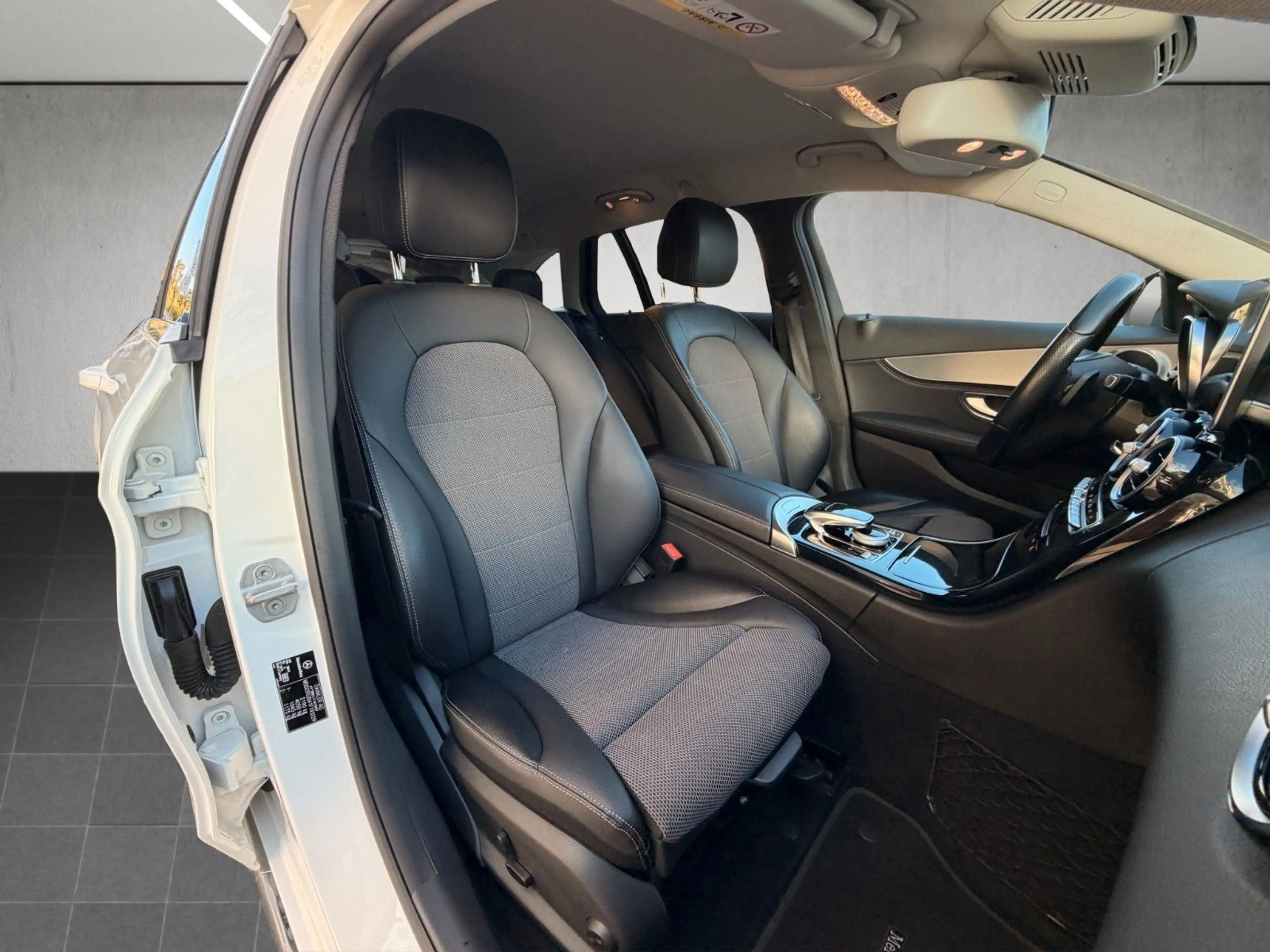 Mercedes-Benz C 220 d T-Model*Avantgarde *Leder* COMAND*ILS LED — photo 12