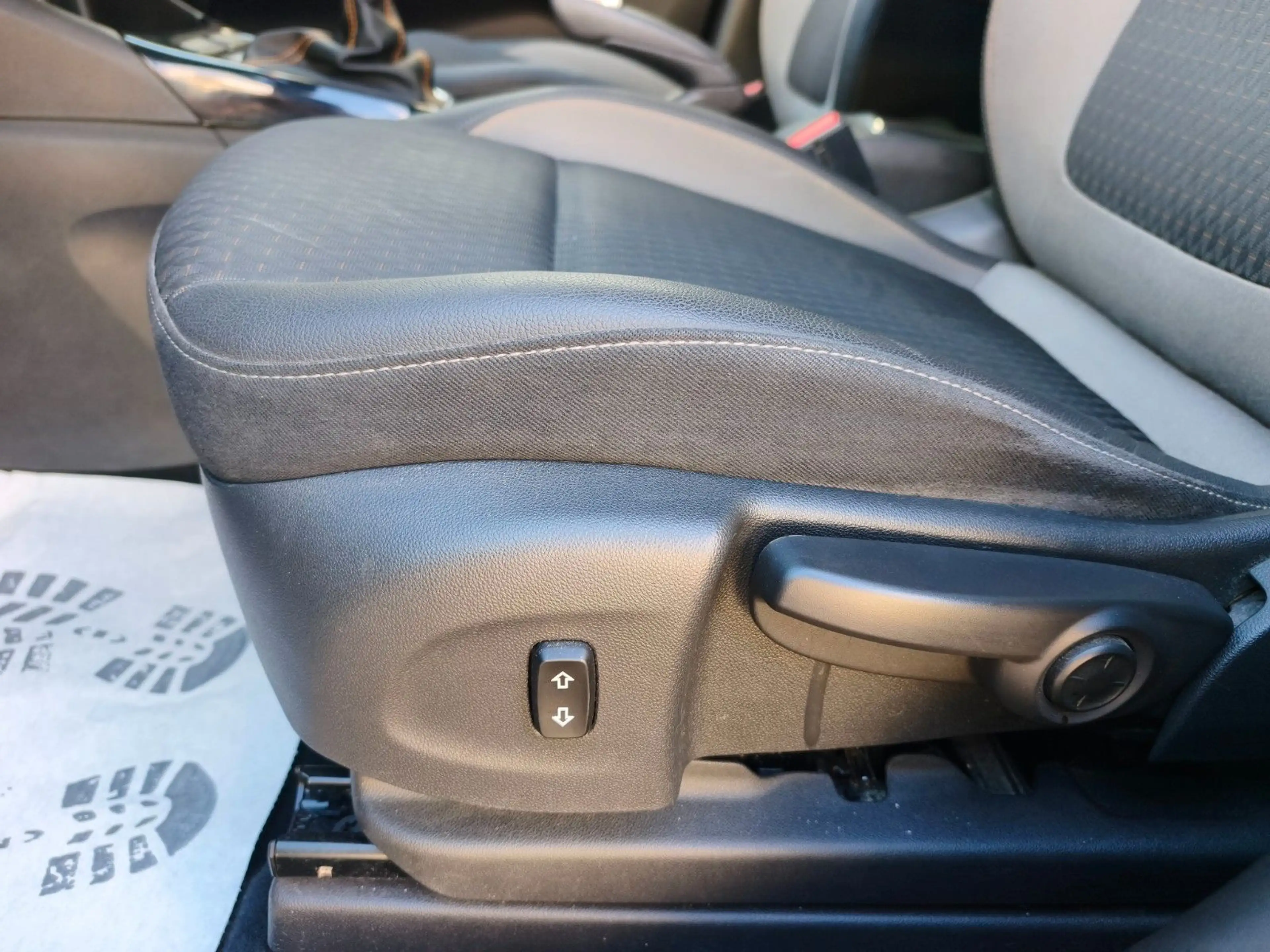 Opel Crossland X 1,2 / 96kW, KLIMA, AHK, TÜV NEU — photo 14
