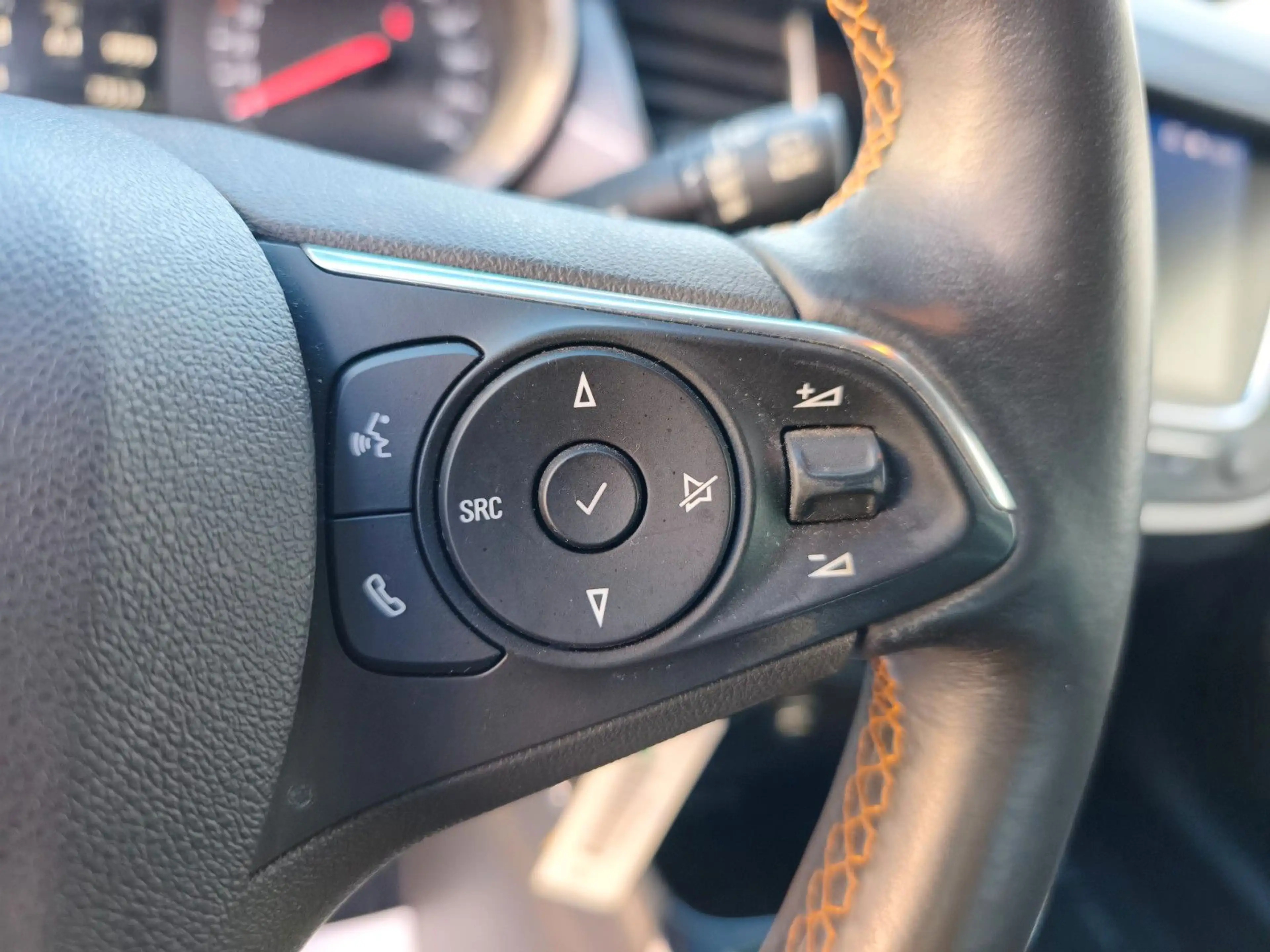 Opel Crossland X 1,2 / 96kW, KLIMA, AHK, TÜV NEU — photo 17