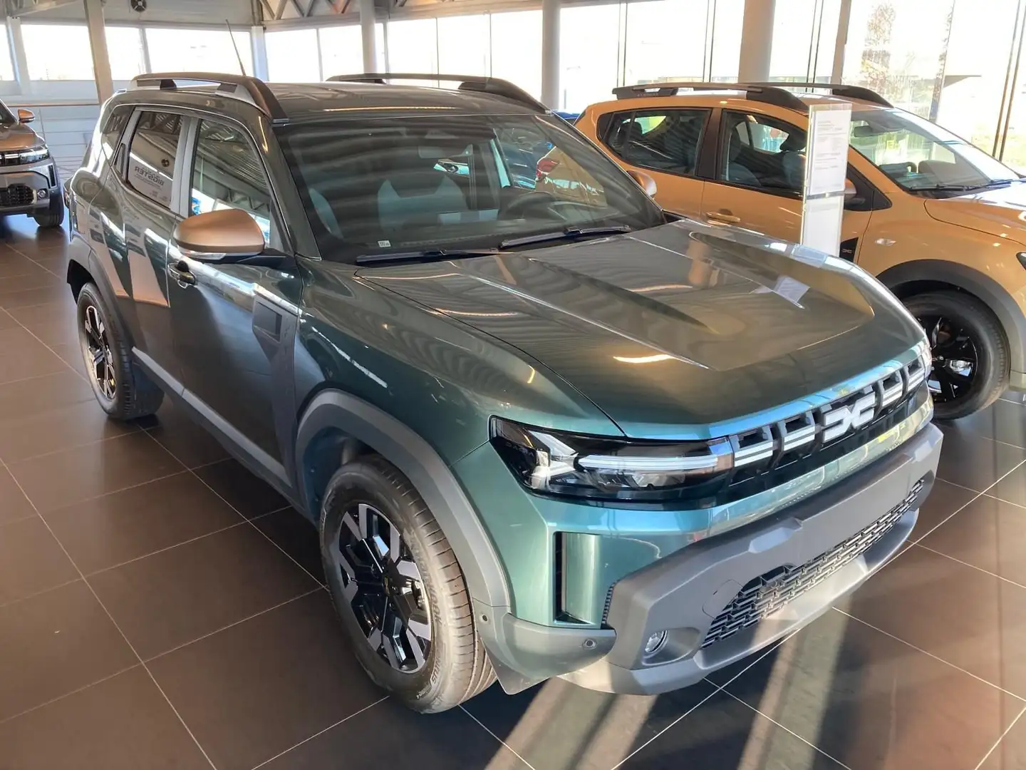 Dacia Duster HYBRID Extreme 140 Grün - 1