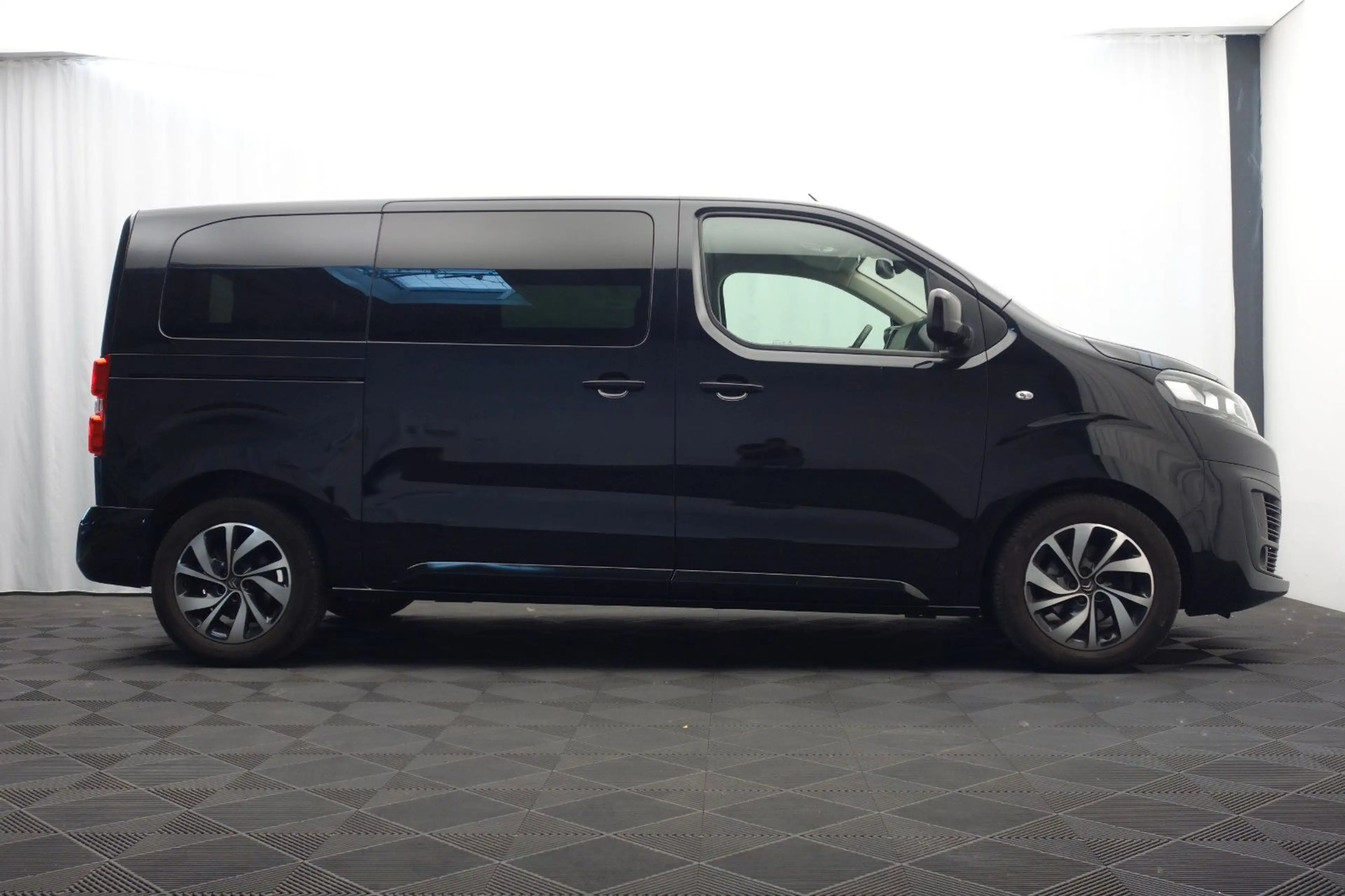 Citroen Spacetourer HDI Feel Lang (M) Automatik 130 kW — photo 8
