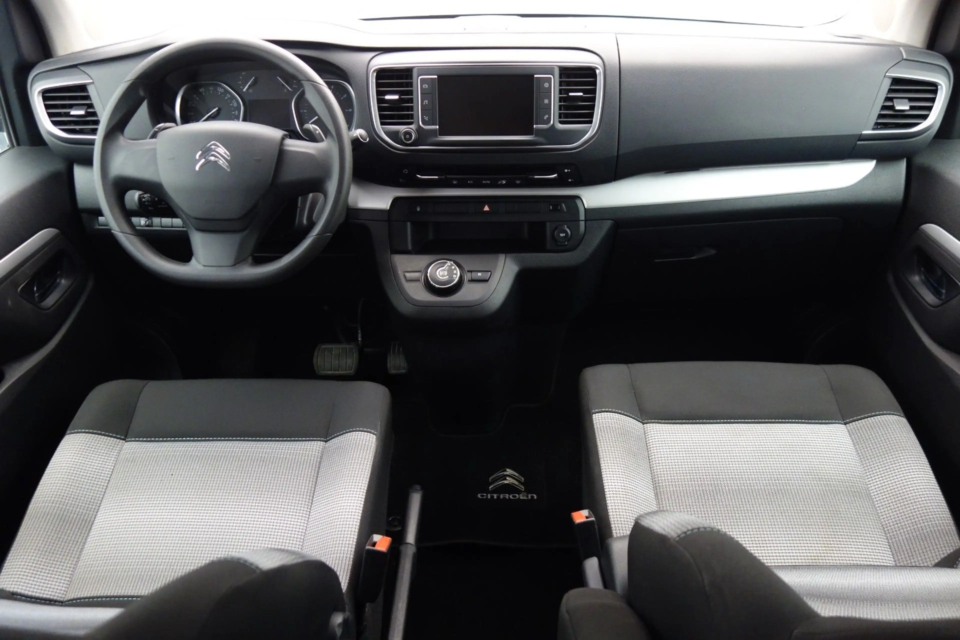 Citroen Spacetourer HDI Feel Lang (M) Automatik 130 kW — photo 10