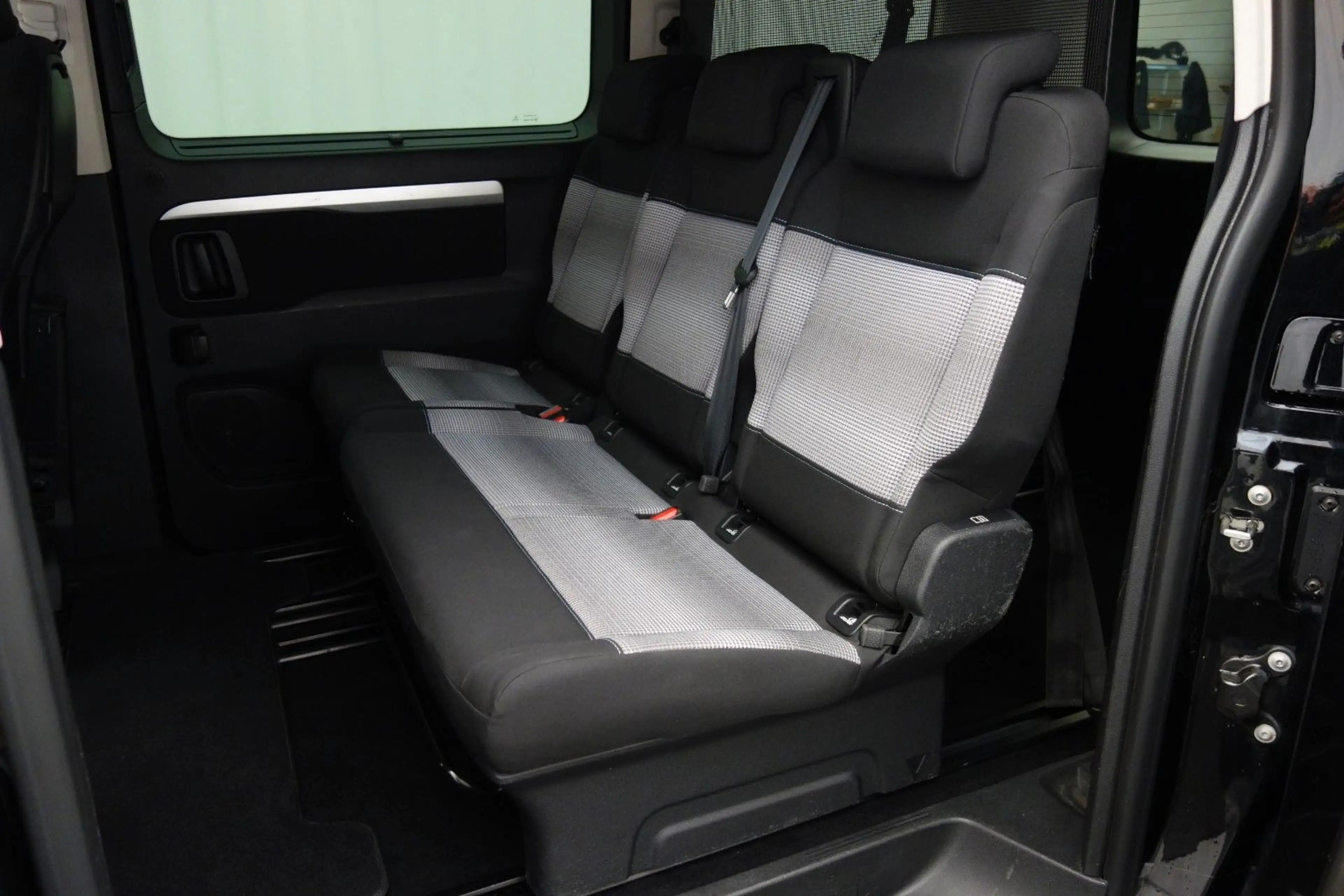 Citroen Spacetourer HDI Feel Lang (M) Automatik 130 kW — photo 15