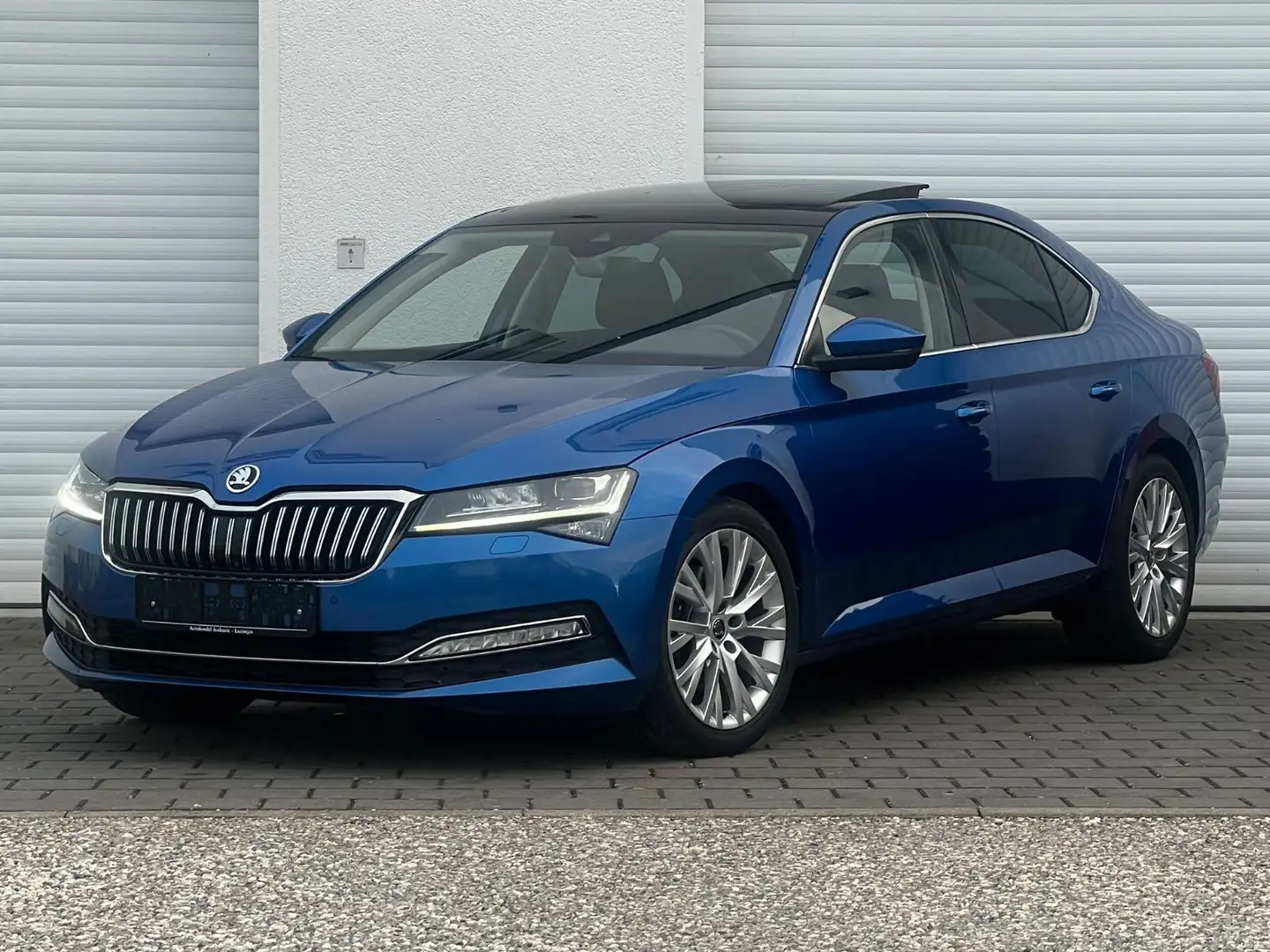 Skoda Superb 2.0 TDI DSG Matrix Virtual PANO 360° ACC Blau - 1