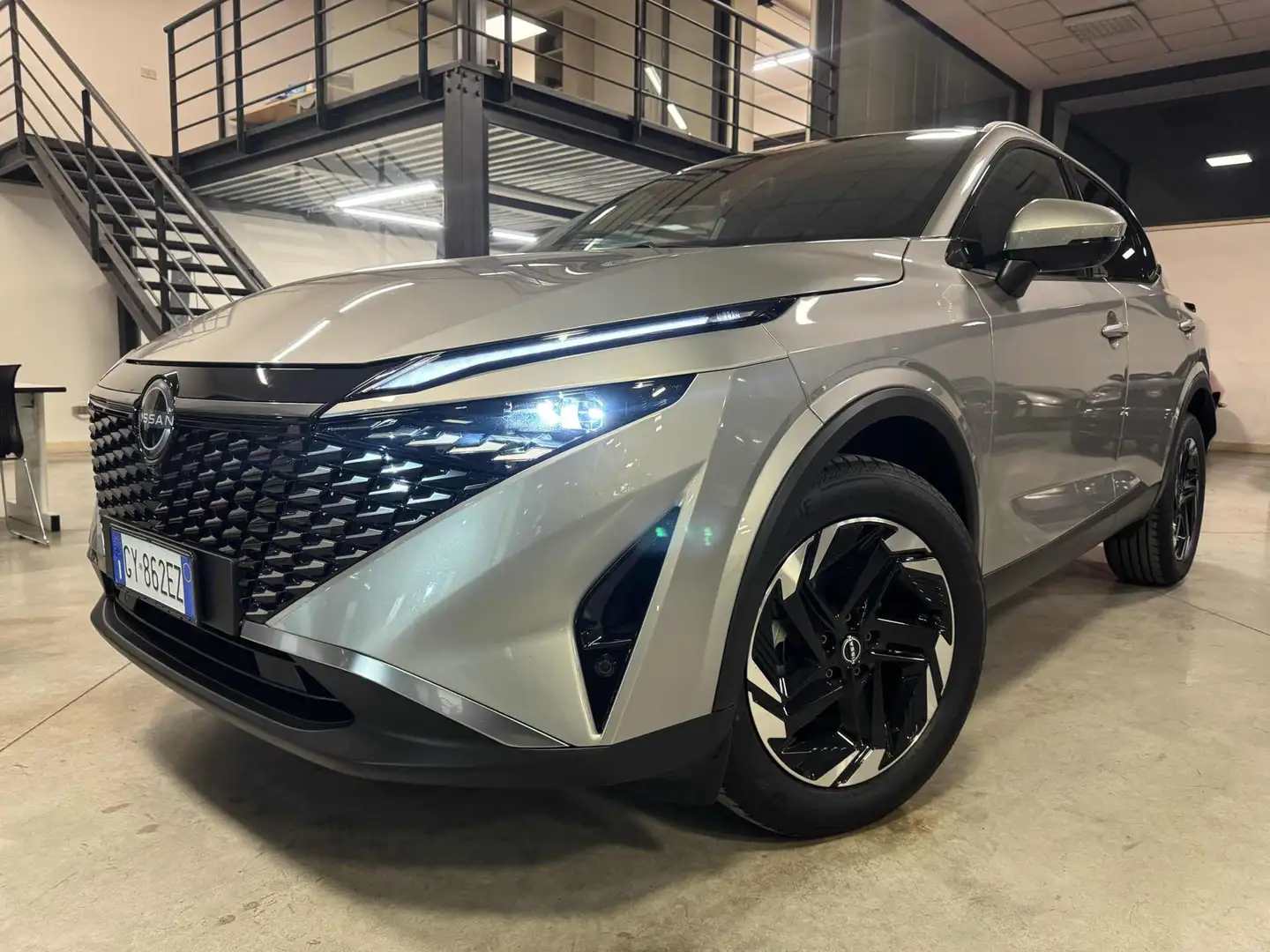 Nissan Qashqai MHEV 158 CV Xtronic N-Connecta Plateado - 1