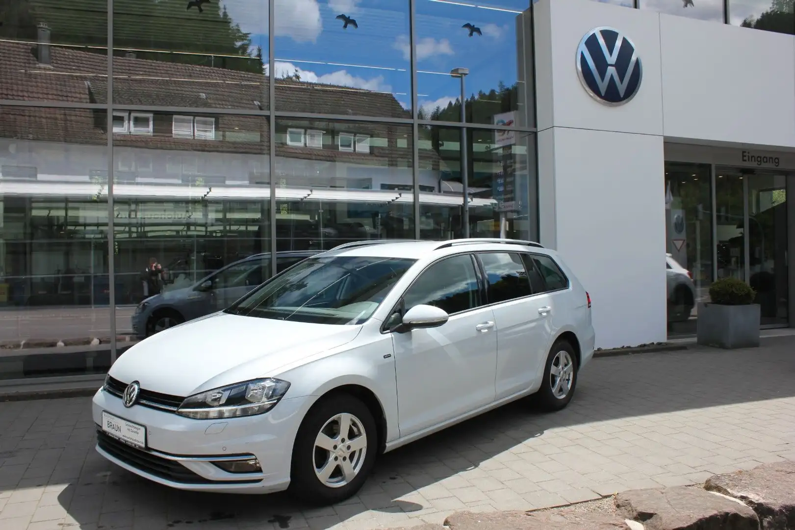 Volkswagen Golf VII Variant Join 1.6 TDI Navi,SHZ,PDC,AHK Silber - 1