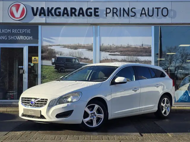Volvo V60 1.6 T4 Momentum |NAVI|STOELVW|CRUISE|CLIMATE| 4353