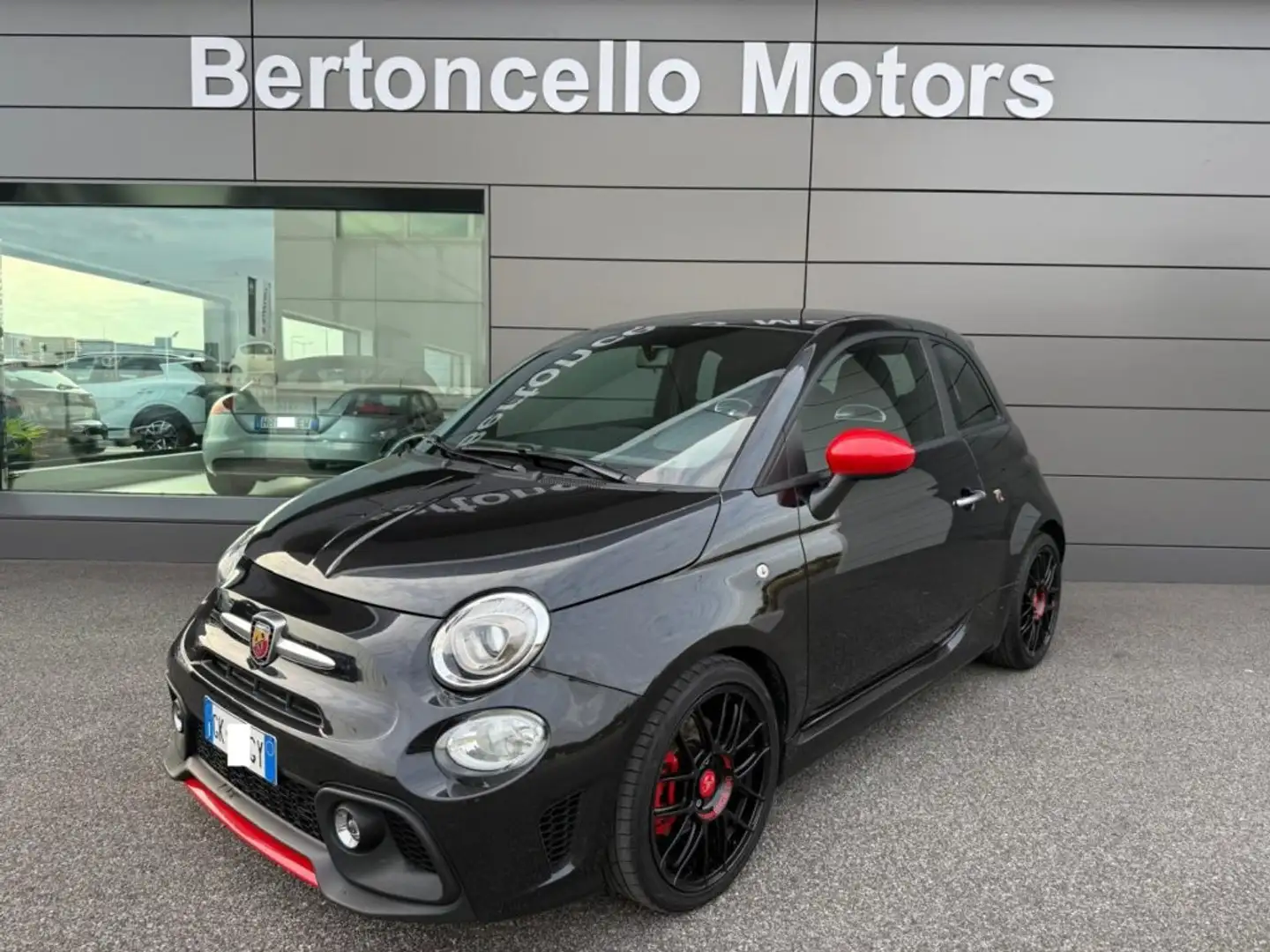 Abarth 595 F595 1.4 Turbo T-Jet 165CV BLACK/RED PACK-17" Nero - 1
