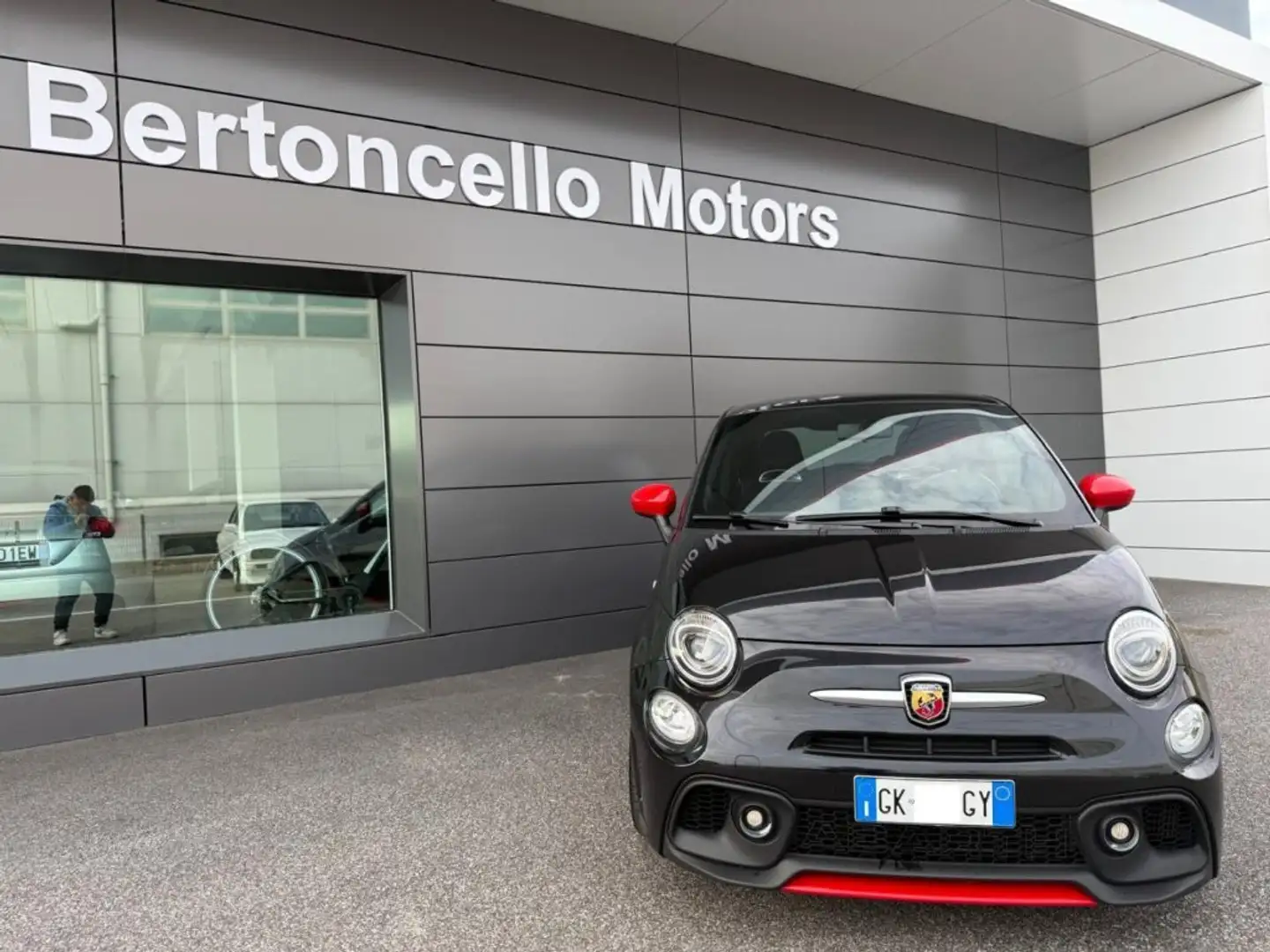 Abarth 595 F595 1.4 Turbo T-Jet 165CV BLACK/RED PACK-17" Nero - 2