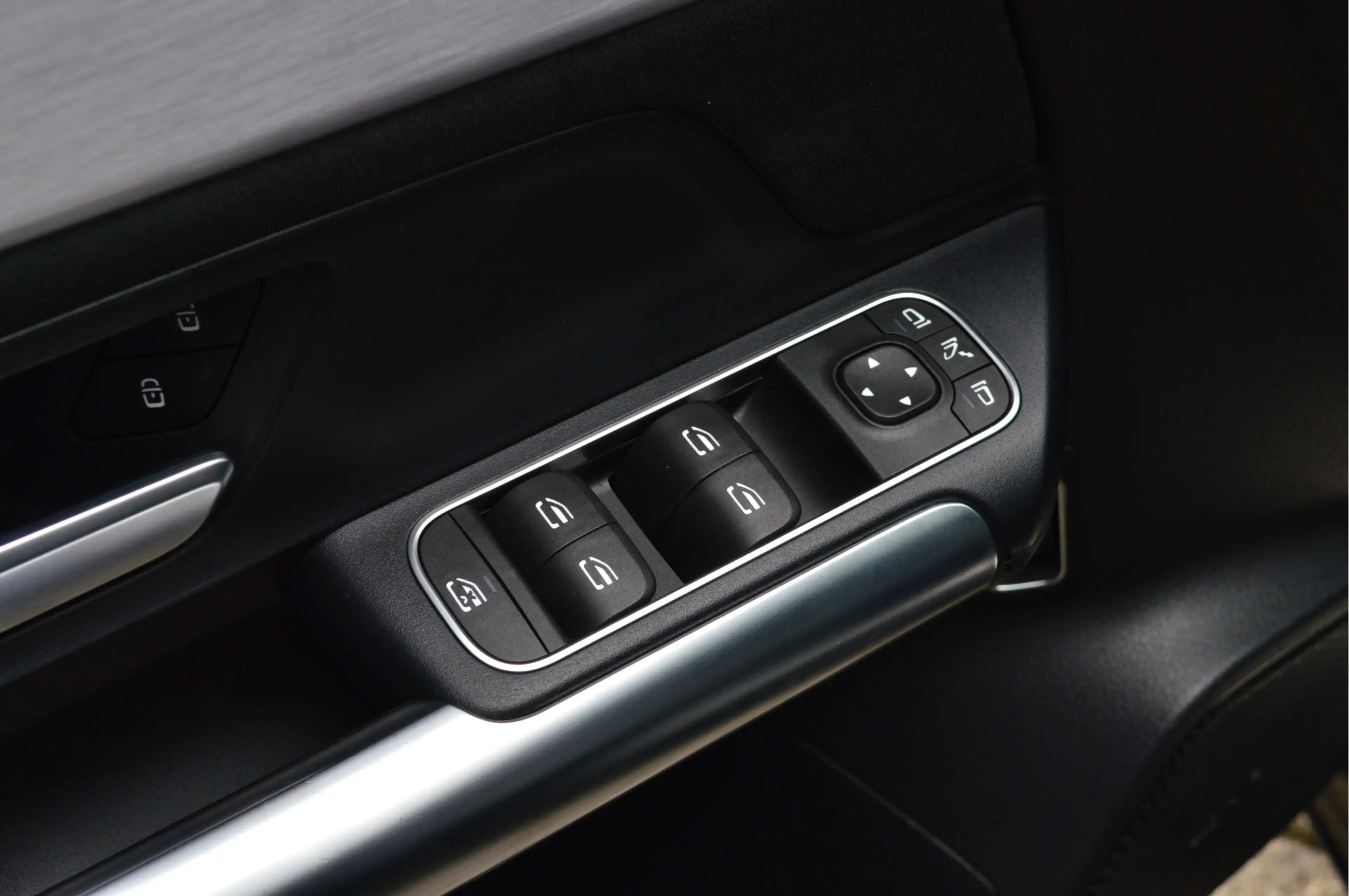 Mercedes-Benz B 250 e Business Solution AMG | PANO | ACC | SOH 94% | — photo 14