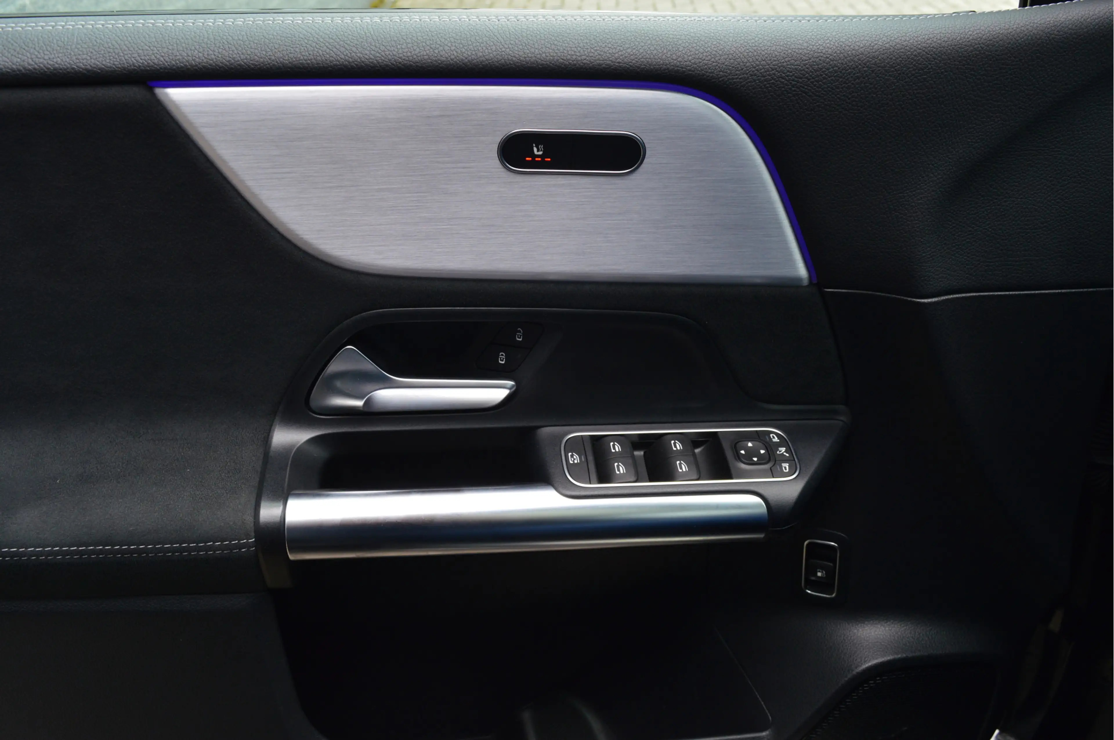 Mercedes-Benz B 250 e Business Solution AMG | PANO | ACC | SOH 94% | — photo 13