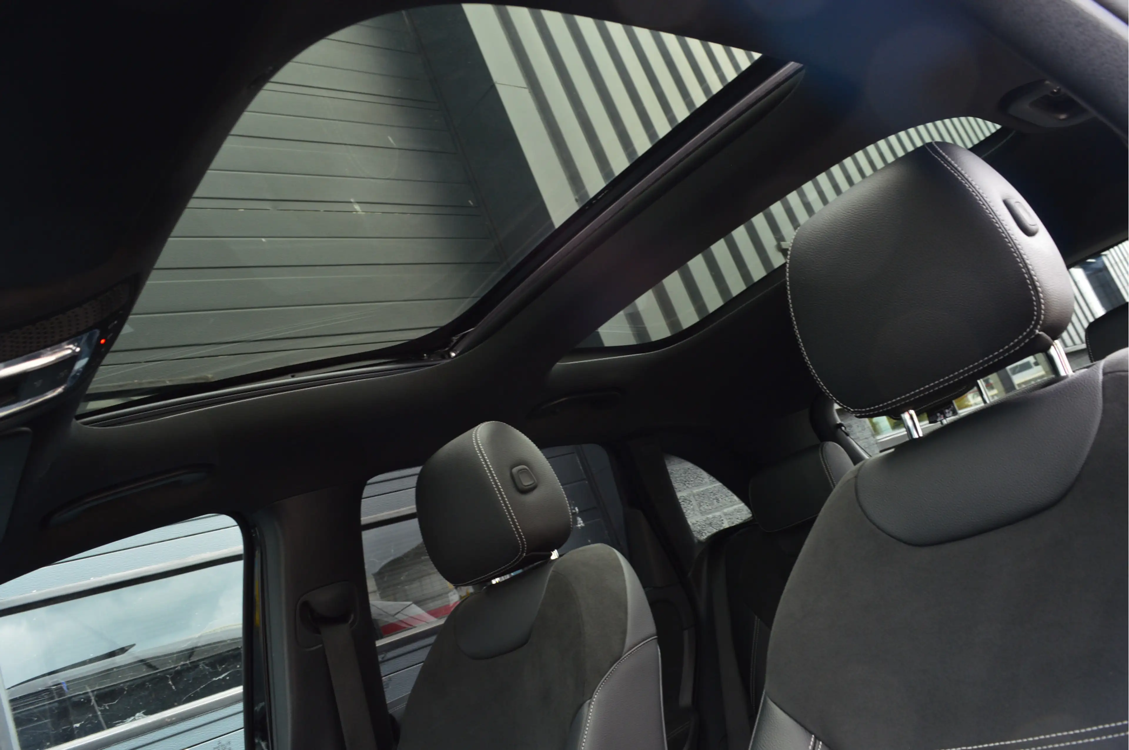 Mercedes-Benz B 250 e Business Solution AMG | PANO | ACC | SOH 94% | — photo 10