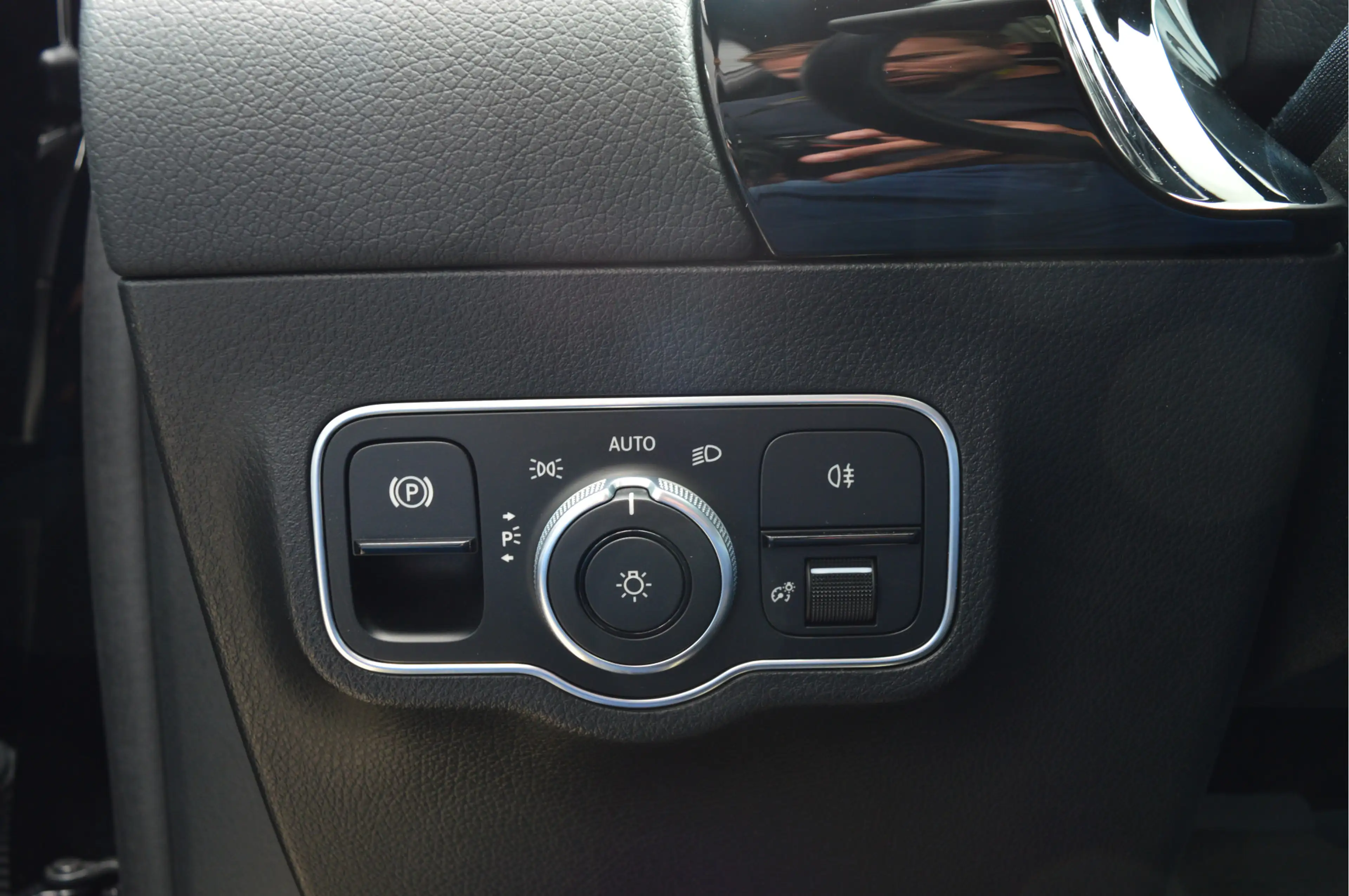 Mercedes-Benz B 250 e Business Solution AMG | PANO | ACC | SOH 94% | — photo 17