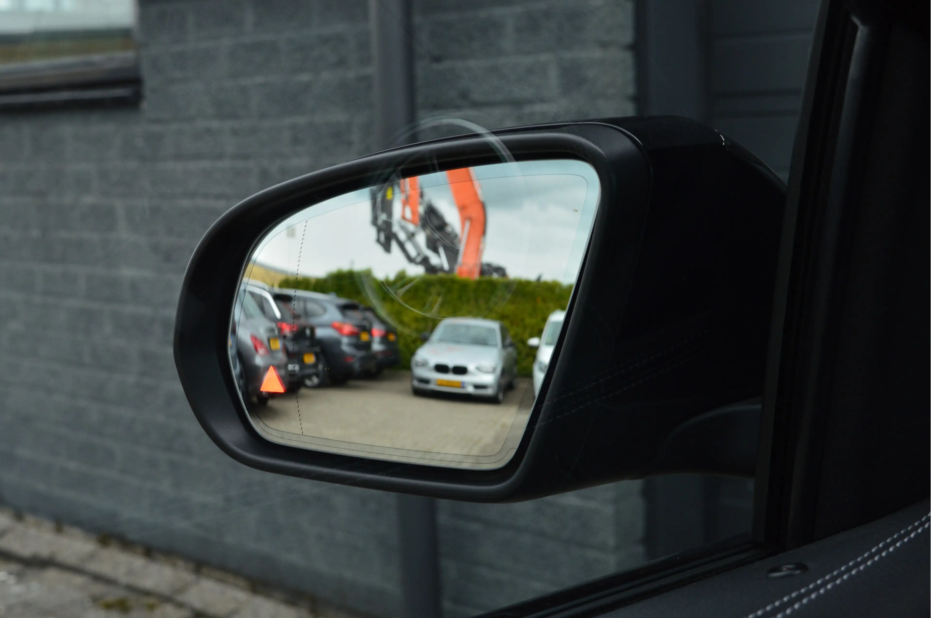 Mercedes-Benz B 250 e Business Solution AMG | PANO | ACC | SOH 94% | — photo 26