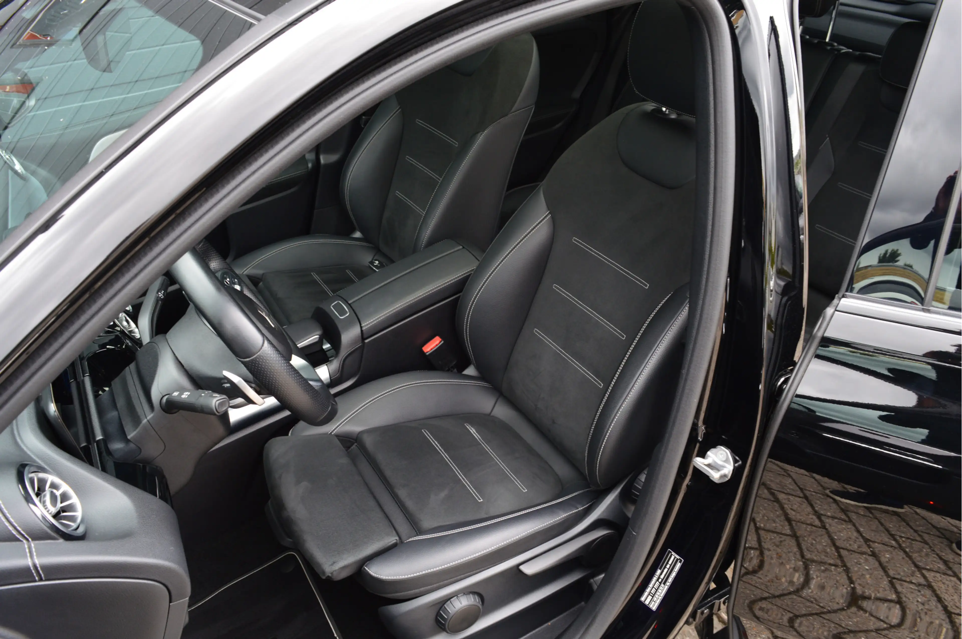 Mercedes-Benz B 250 e Business Solution AMG | PANO | ACC | SOH 94% | — photo 9