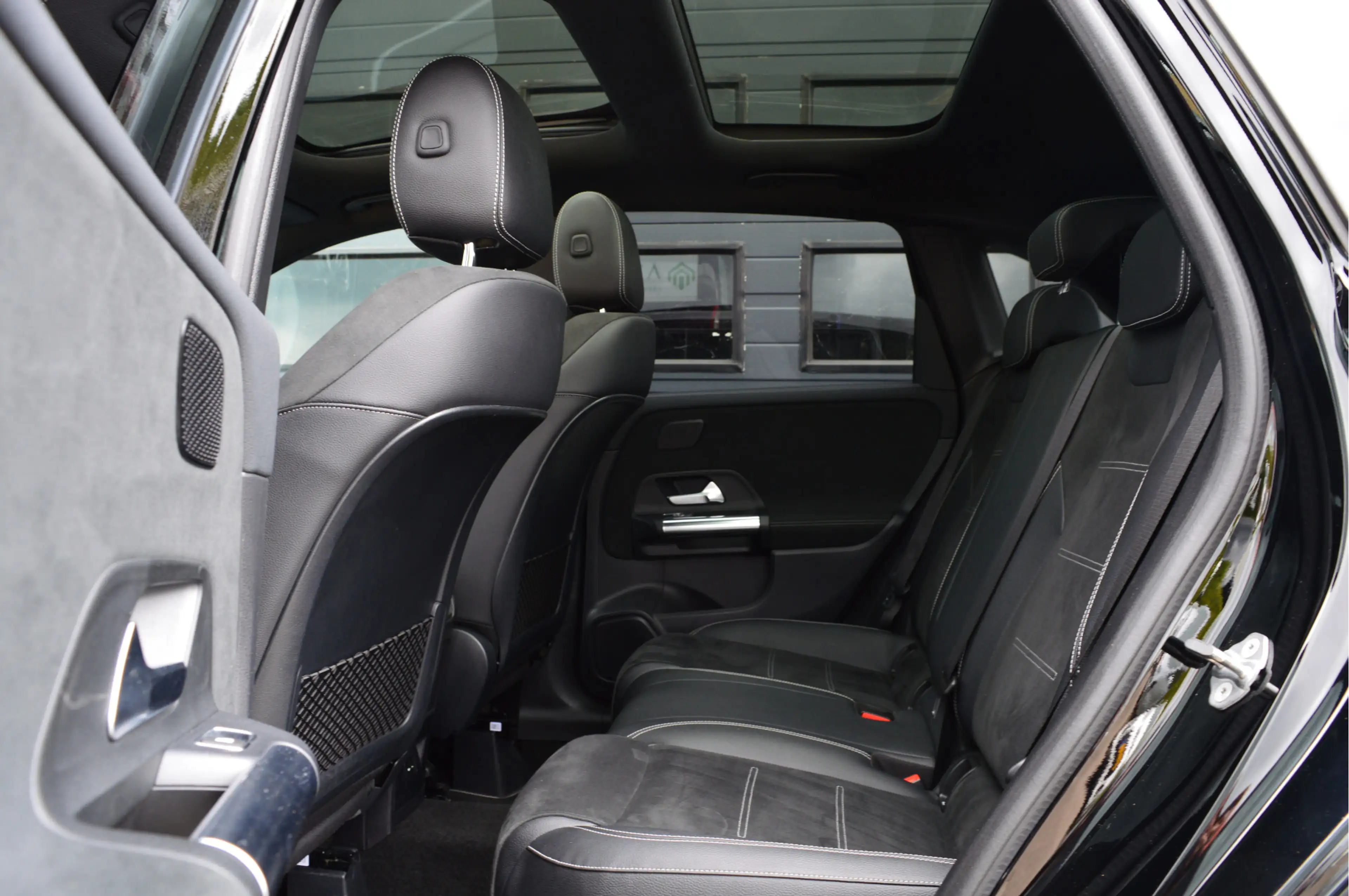Mercedes-Benz B 250 e Business Solution AMG | PANO | ACC | SOH 94% | — photo 11